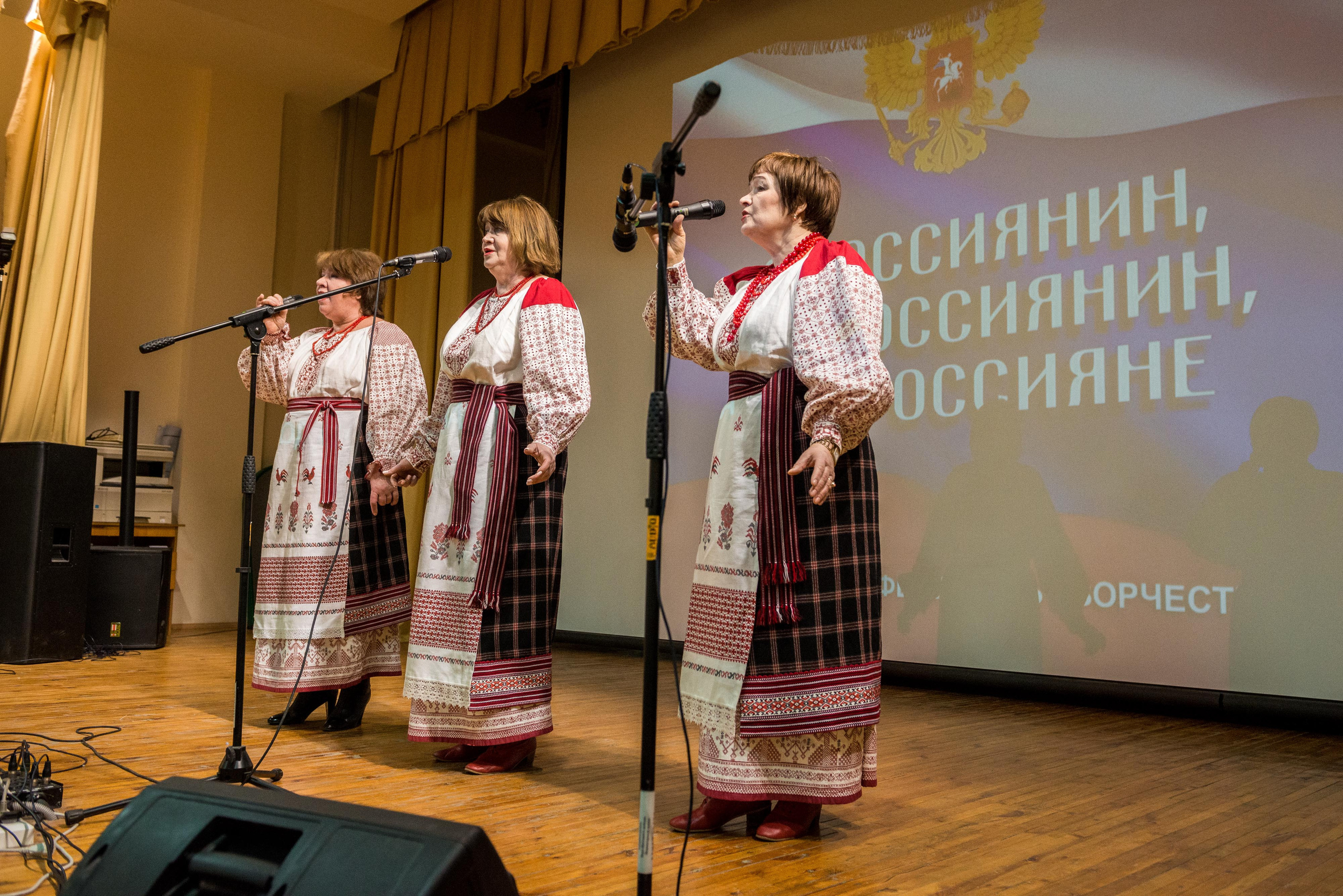 «Я-россиянин, ты — россиянин, мы — россияне!». Свадебный фотограф на Урале Виктор Соколов