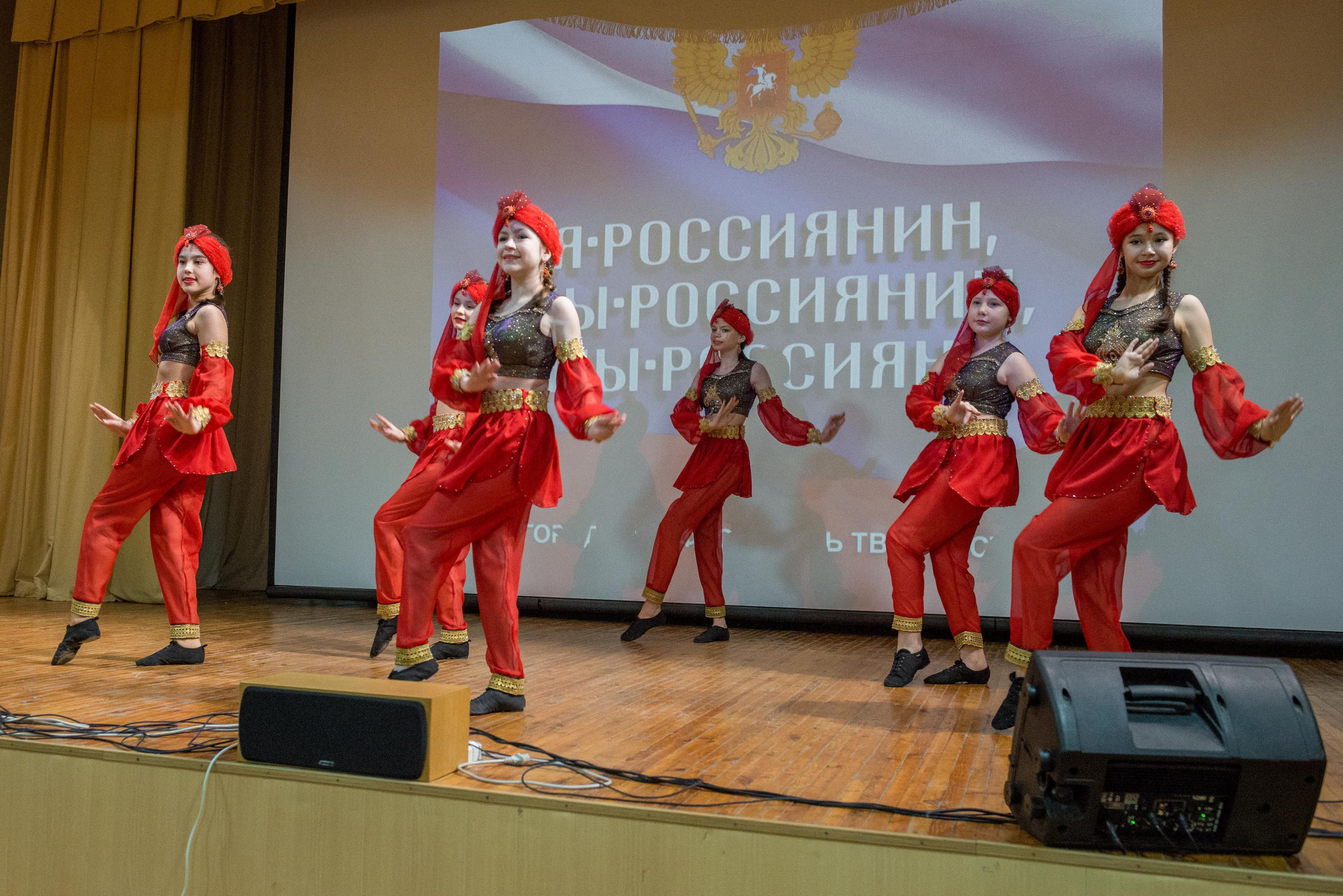 «Я-россиянин, ты — россиянин, мы — россияне!». Свадебный фотограф на Урале Виктор Соколов