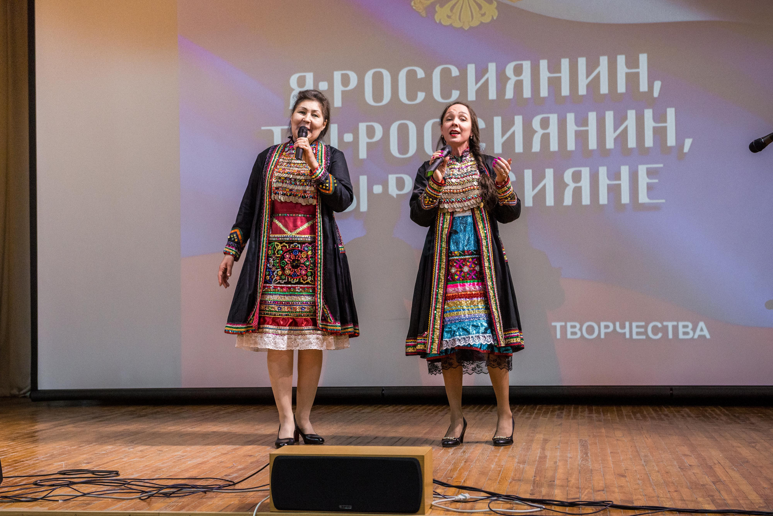 «Я-россиянин, ты — россиянин, мы — россияне!». Свадебный фотограф на Урале Виктор Соколов