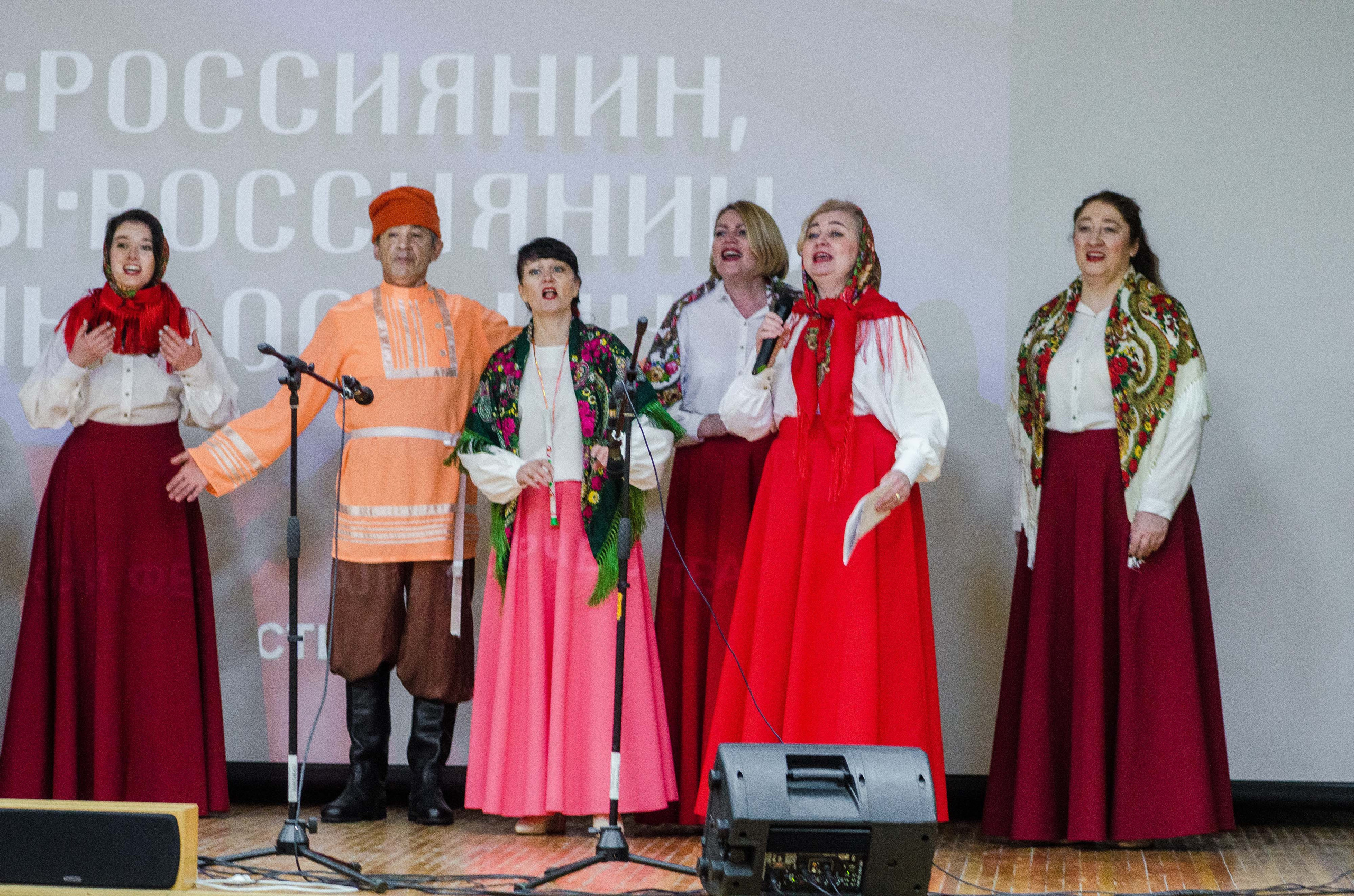 «Я-россиянин, ты — россиянин, мы — россияне!». Свадебный фотограф на Урале Виктор Соколов