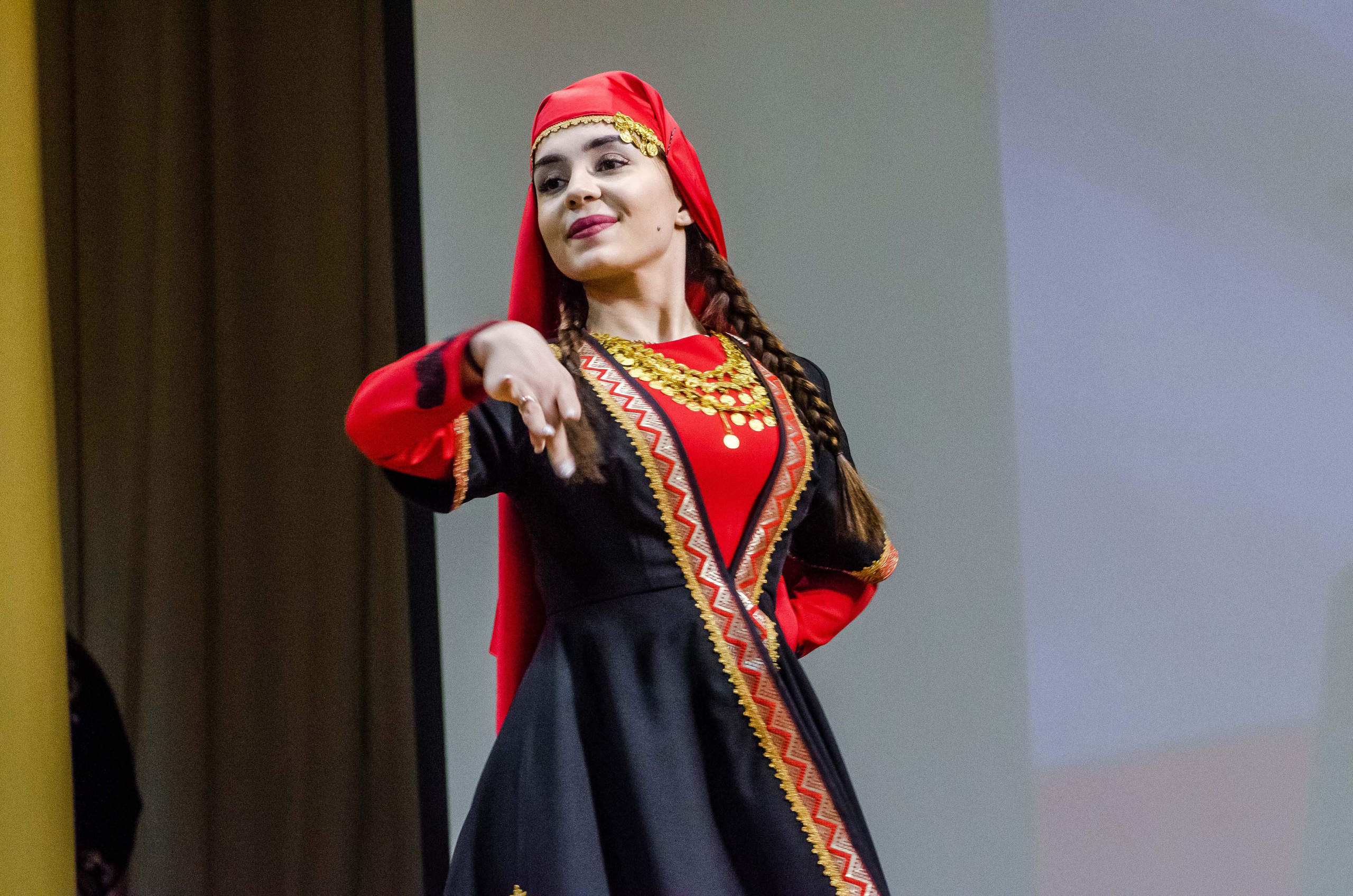 «Я-россиянин, ты — россиянин, мы — россияне!». Свадебный фотограф на Урале Виктор Соколов