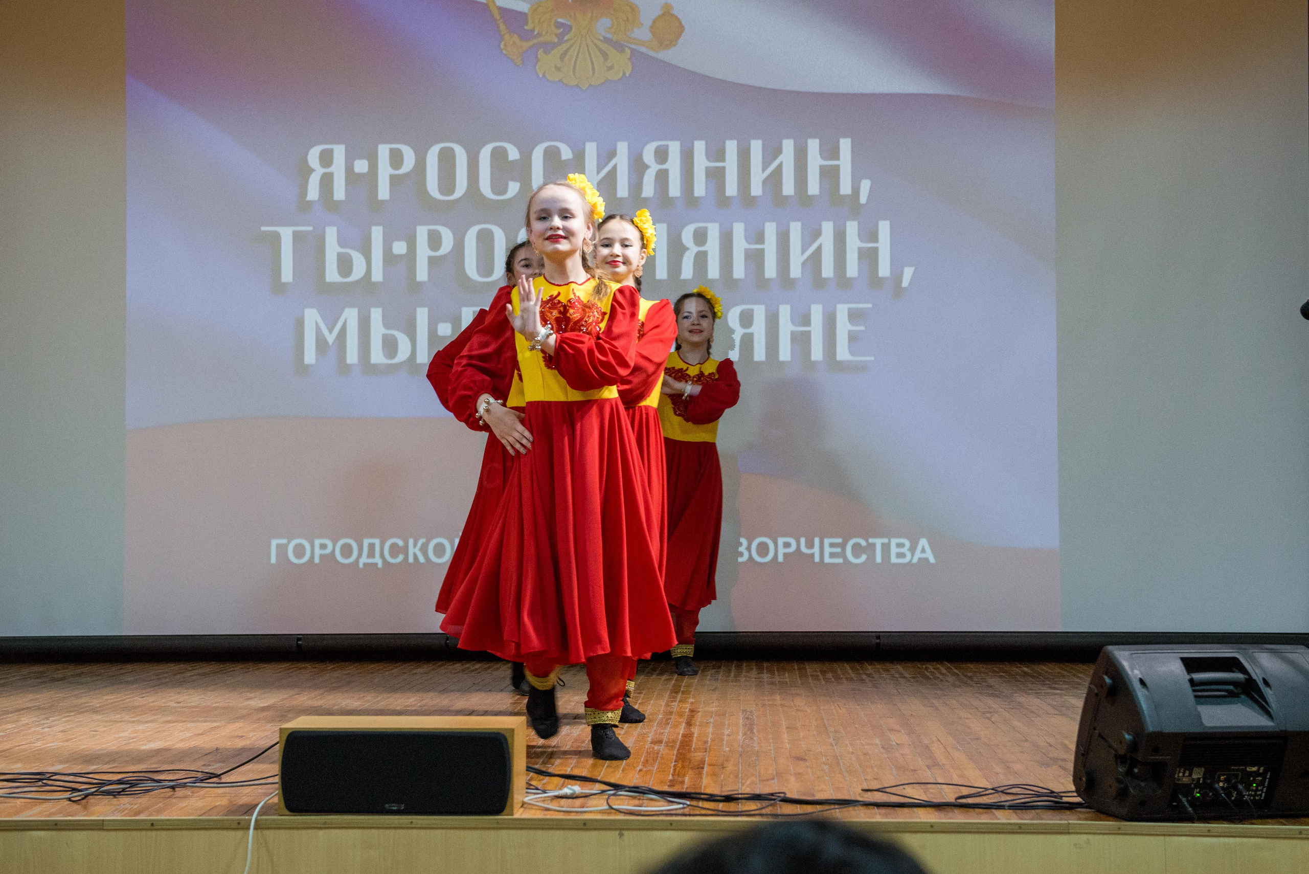 «Я-россиянин, ты — россиянин, мы — россияне!». Свадебный фотограф на Урале Виктор Соколов