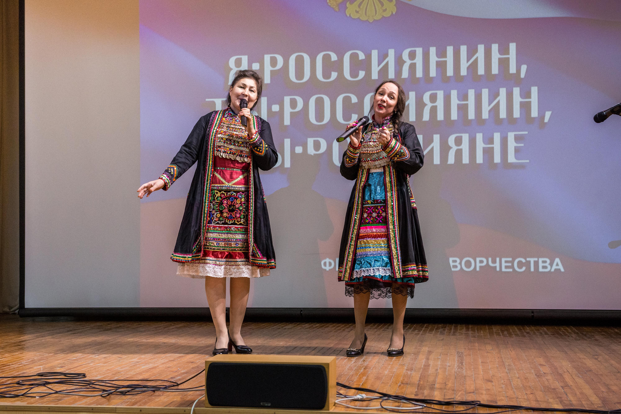 «Я-россиянин, ты — россиянин, мы — россияне!». Свадебный фотограф на Урале Виктор Соколов