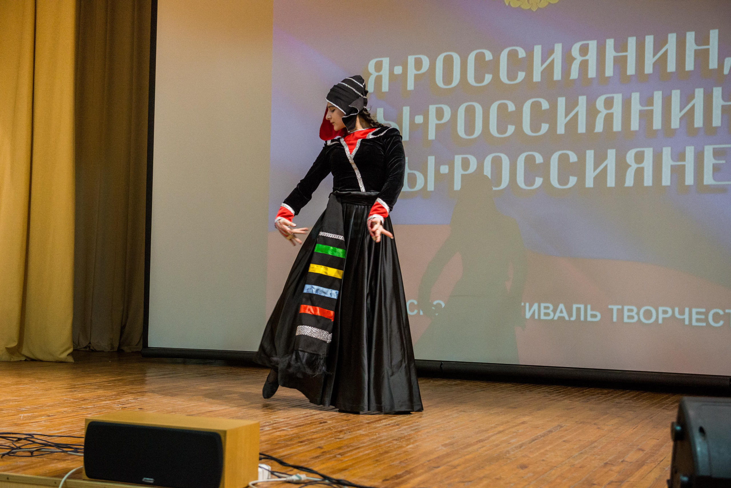 «Я-россиянин, ты — россиянин, мы — россияне!». Свадебный фотограф на Урале Виктор Соколов