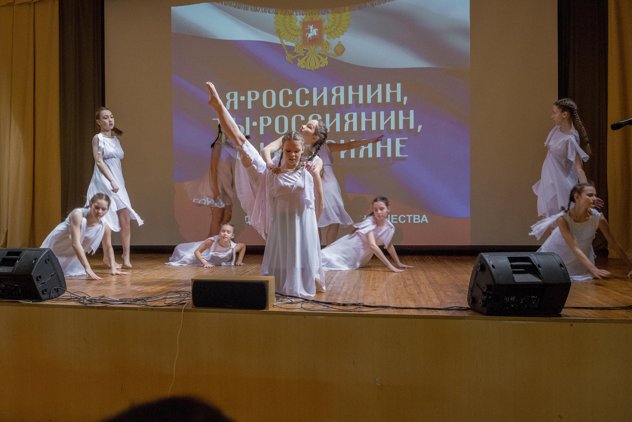 «Я-россиянин, ты — россиянин, мы — россияне!». Свадебный фотограф на Урале Виктор Соколов