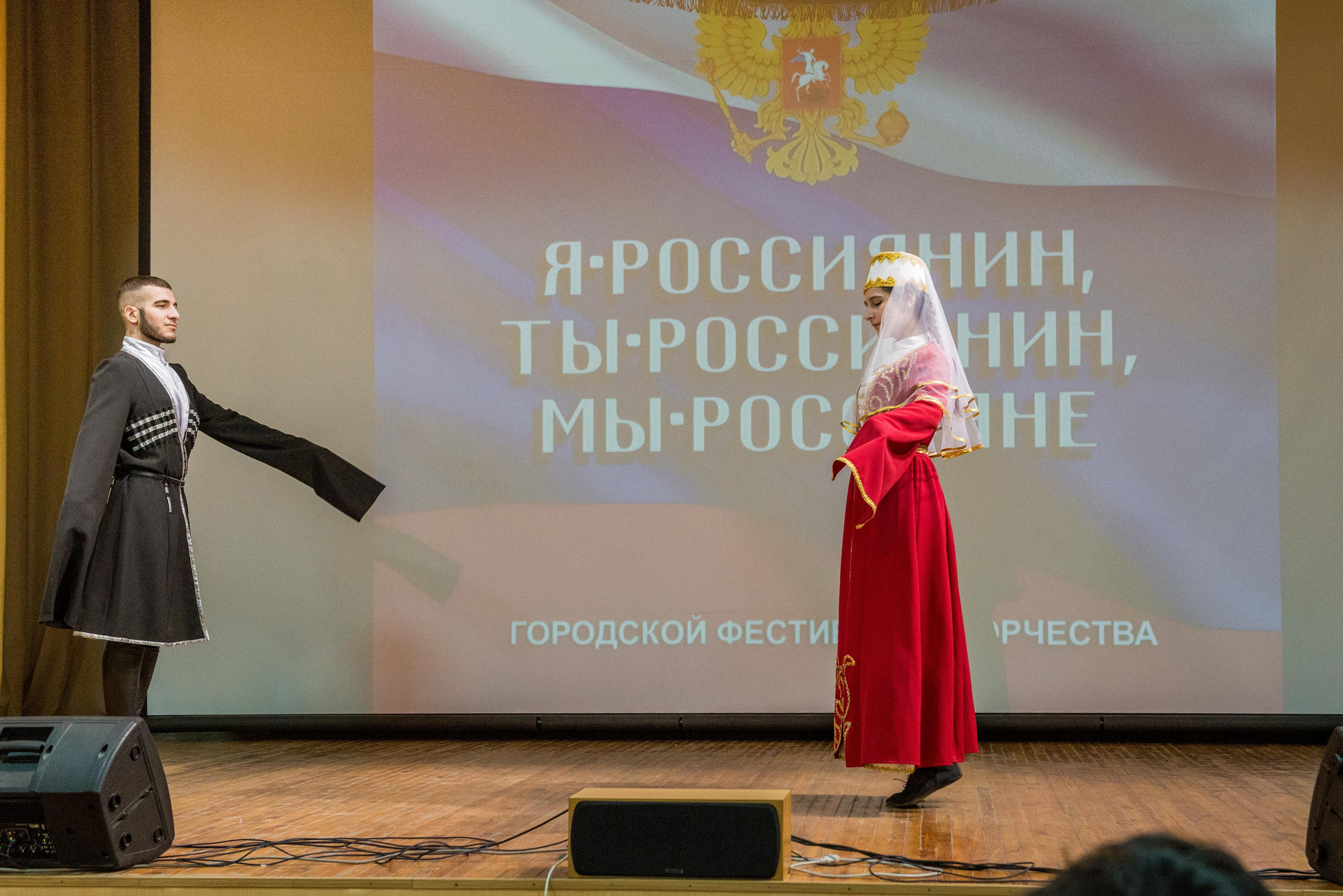 «Я-россиянин, ты — россиянин, мы — россияне!». Свадебный фотограф на Урале Виктор Соколов