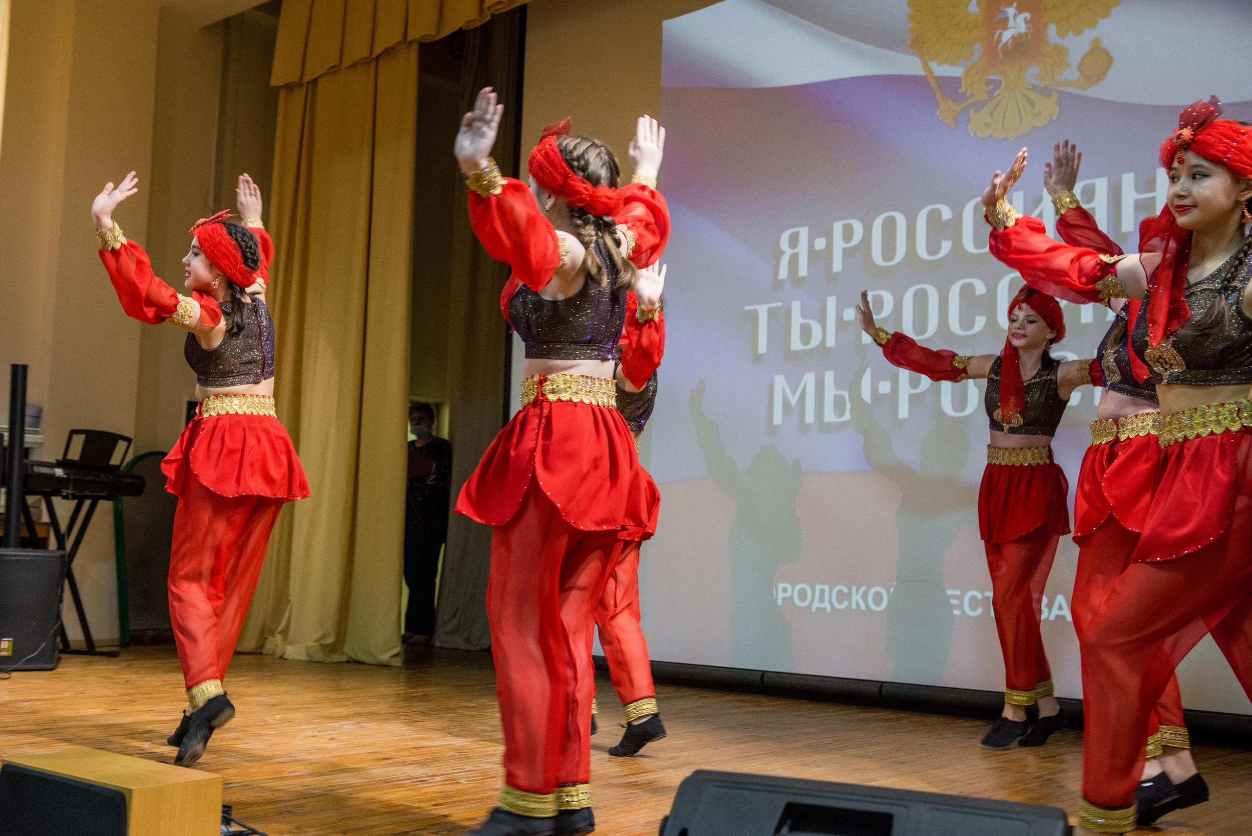 «Я-россиянин, ты — россиянин, мы — россияне!». Свадебный фотограф на Урале Виктор Соколов