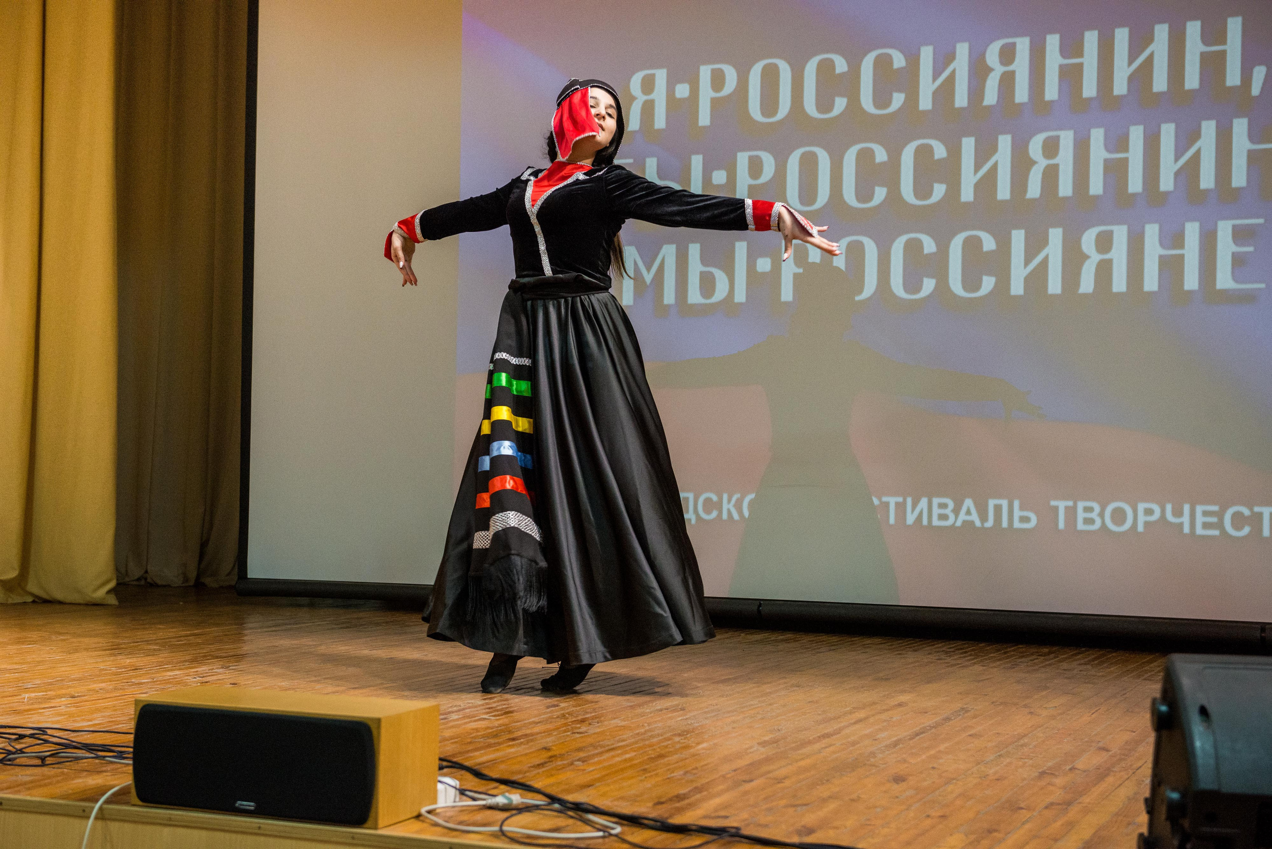 «Я-россиянин, ты — россиянин, мы — россияне!». Свадебный фотограф на Урале Виктор Соколов