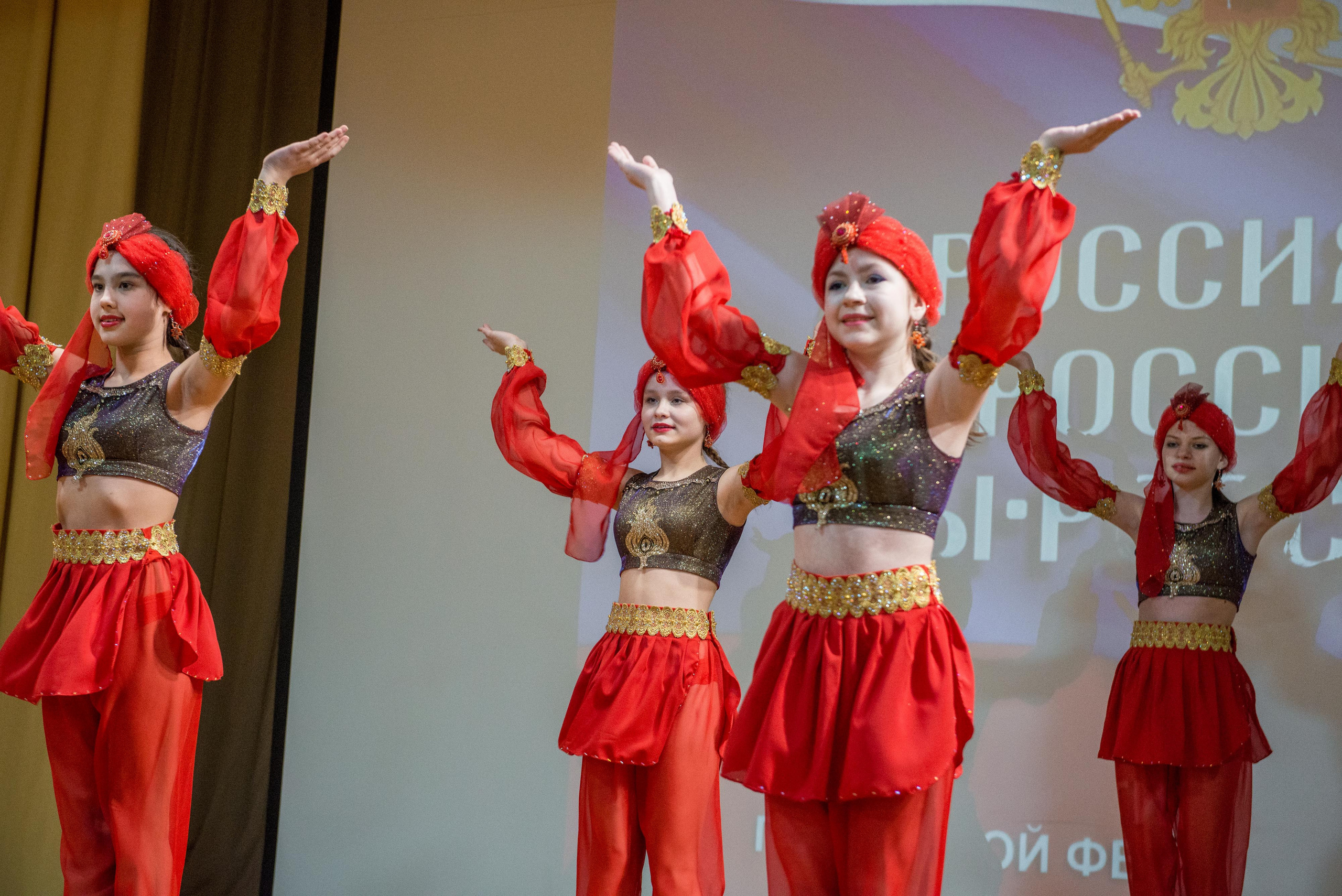 «Я-россиянин, ты — россиянин, мы — россияне!». Свадебный фотограф на Урале Виктор Соколов