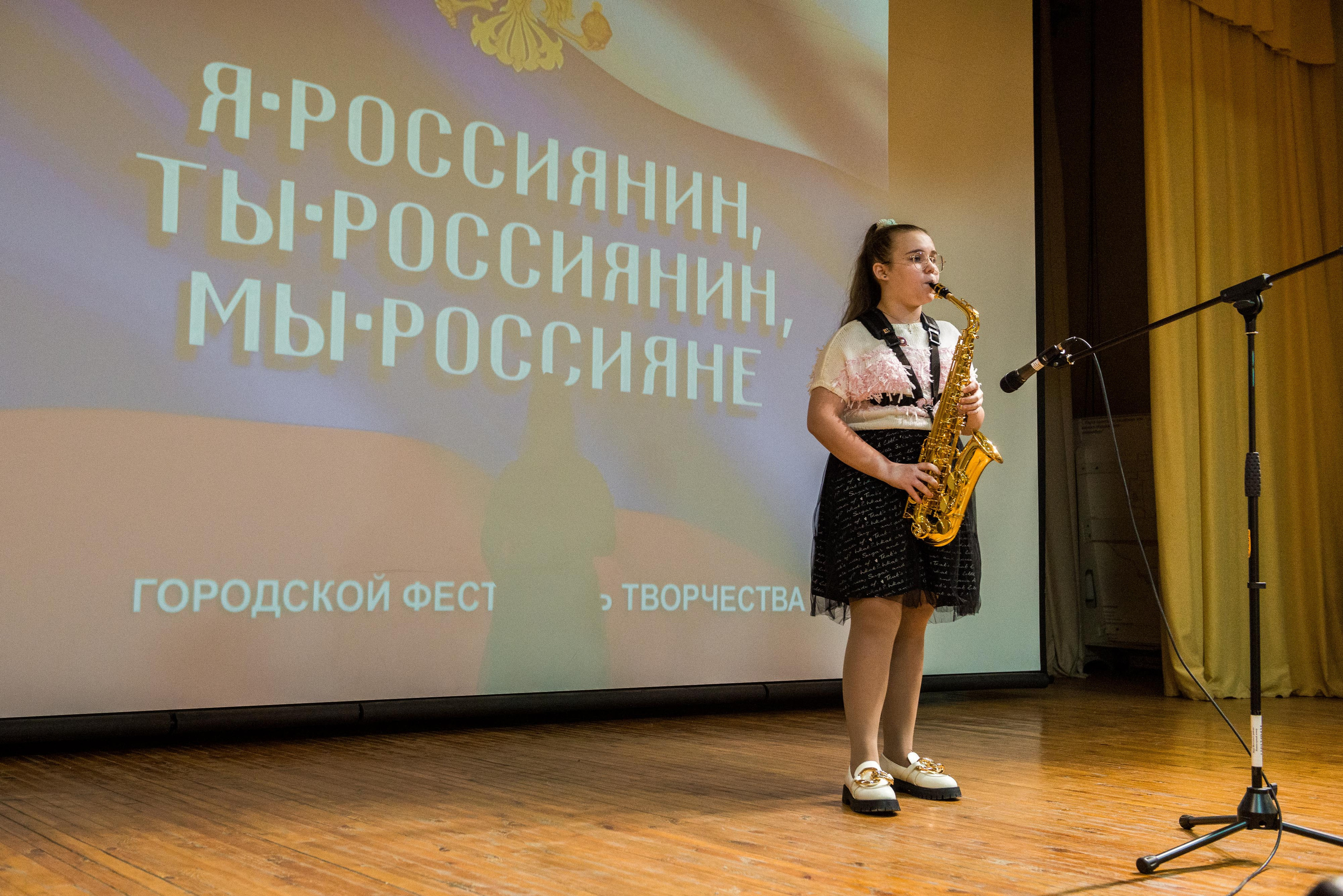 «Я-россиянин, ты — россиянин, мы — россияне!». Свадебный фотограф на Урале Виктор Соколов