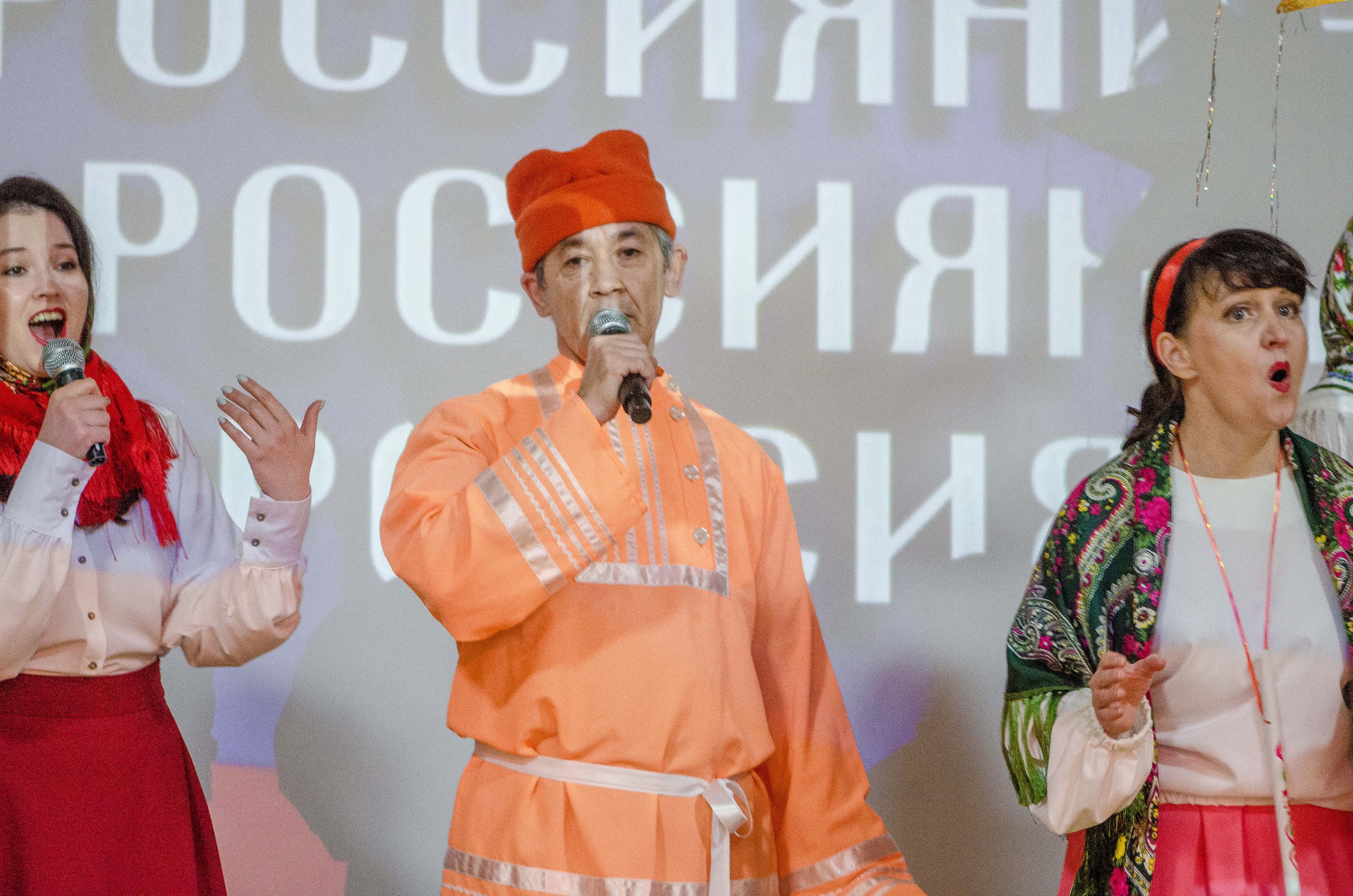 «Я-россиянин, ты — россиянин, мы — россияне!». Свадебный фотограф на Урале Виктор Соколов