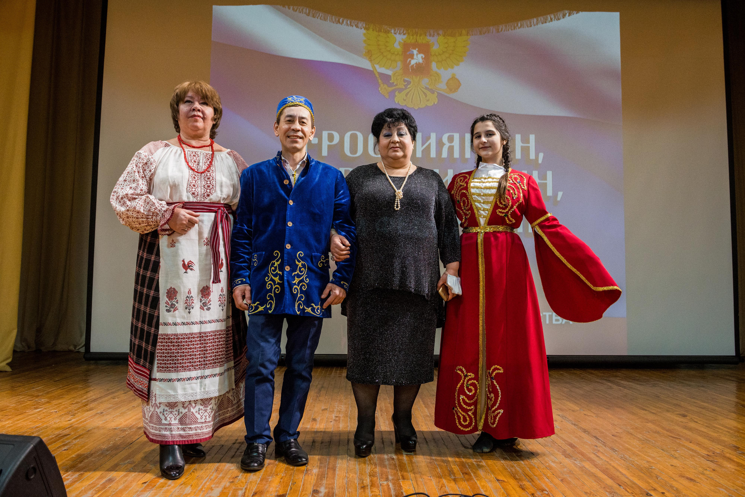 «Я-россиянин, ты — россиянин, мы — россияне!». Свадебный фотограф на Урале Виктор Соколов