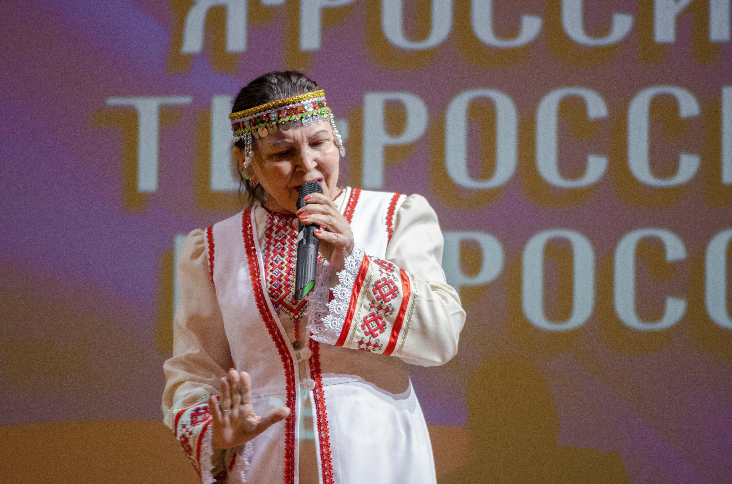 «Я-россиянин, ты — россиянин, мы — россияне!». Свадебный фотограф на Урале Виктор Соколов