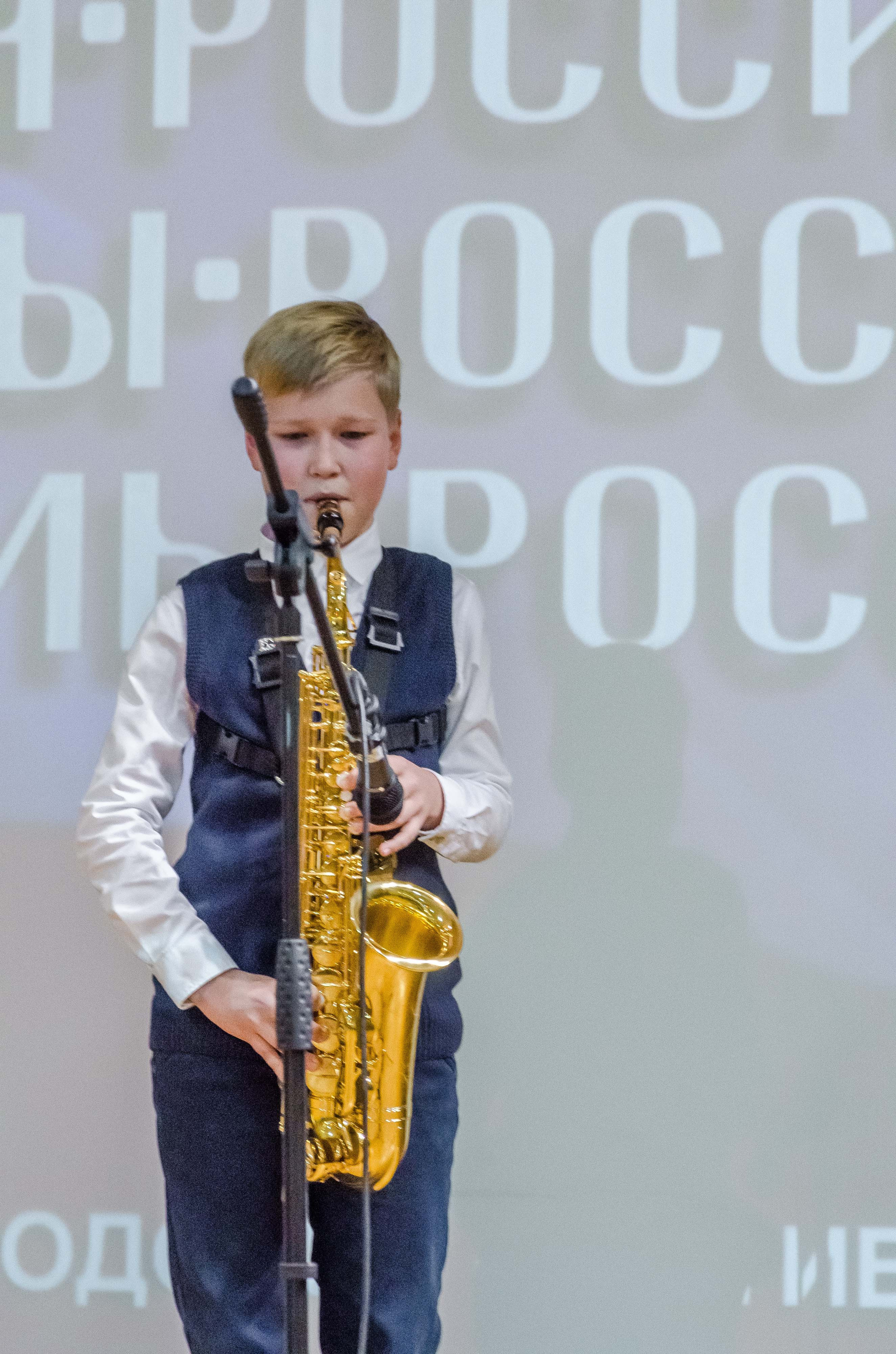 «Я-россиянин, ты — россиянин, мы — россияне!». Свадебный фотограф на Урале Виктор Соколов