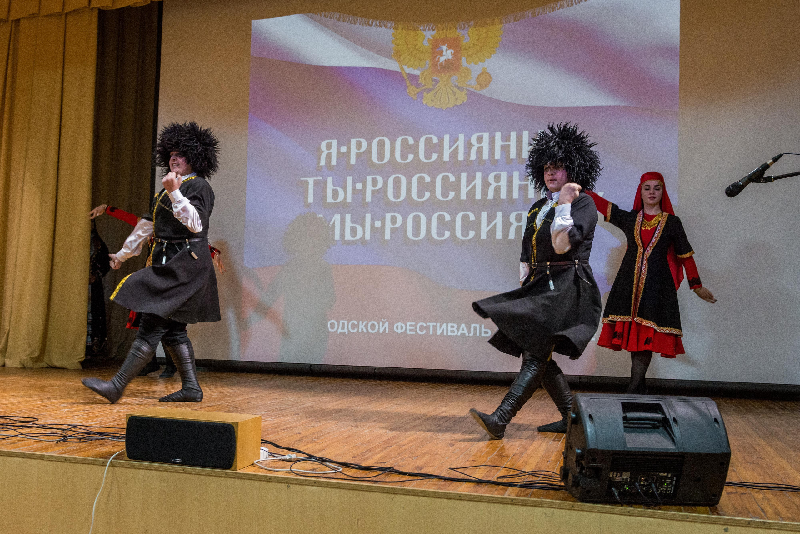 «Я-россиянин, ты — россиянин, мы — россияне!». Свадебный фотограф на Урале Виктор Соколов