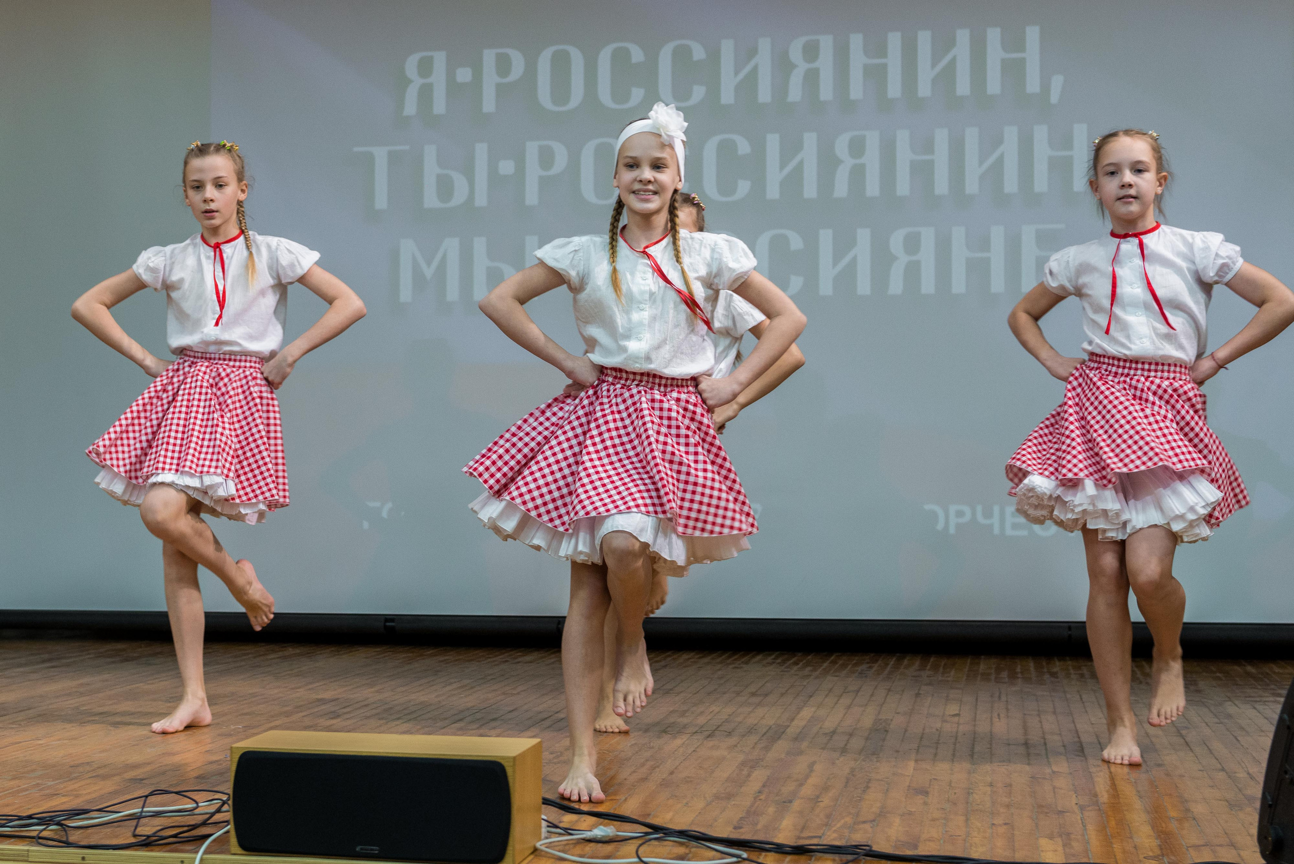 «Я-россиянин, ты — россиянин, мы — россияне!». Свадебный фотограф на Урале Виктор Соколов