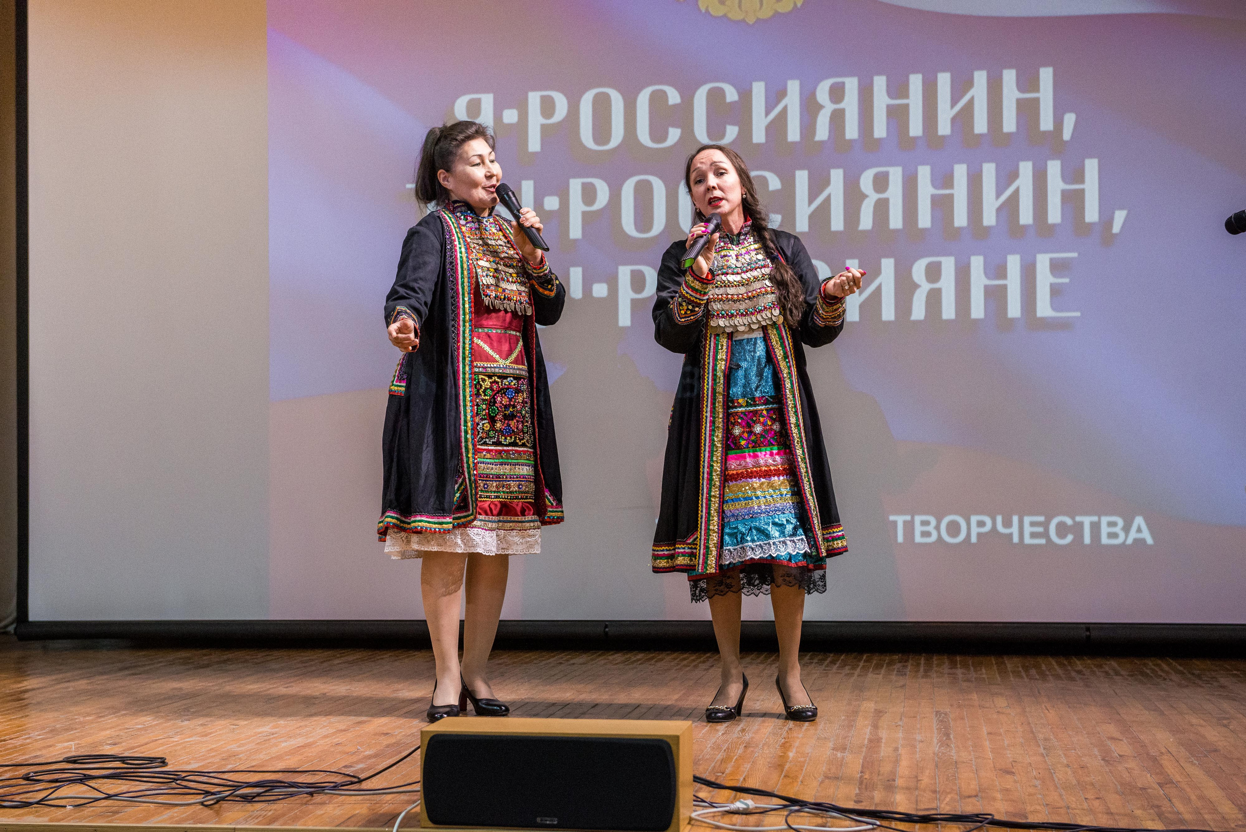 «Я-россиянин, ты — россиянин, мы — россияне!». Свадебный фотограф на Урале Виктор Соколов