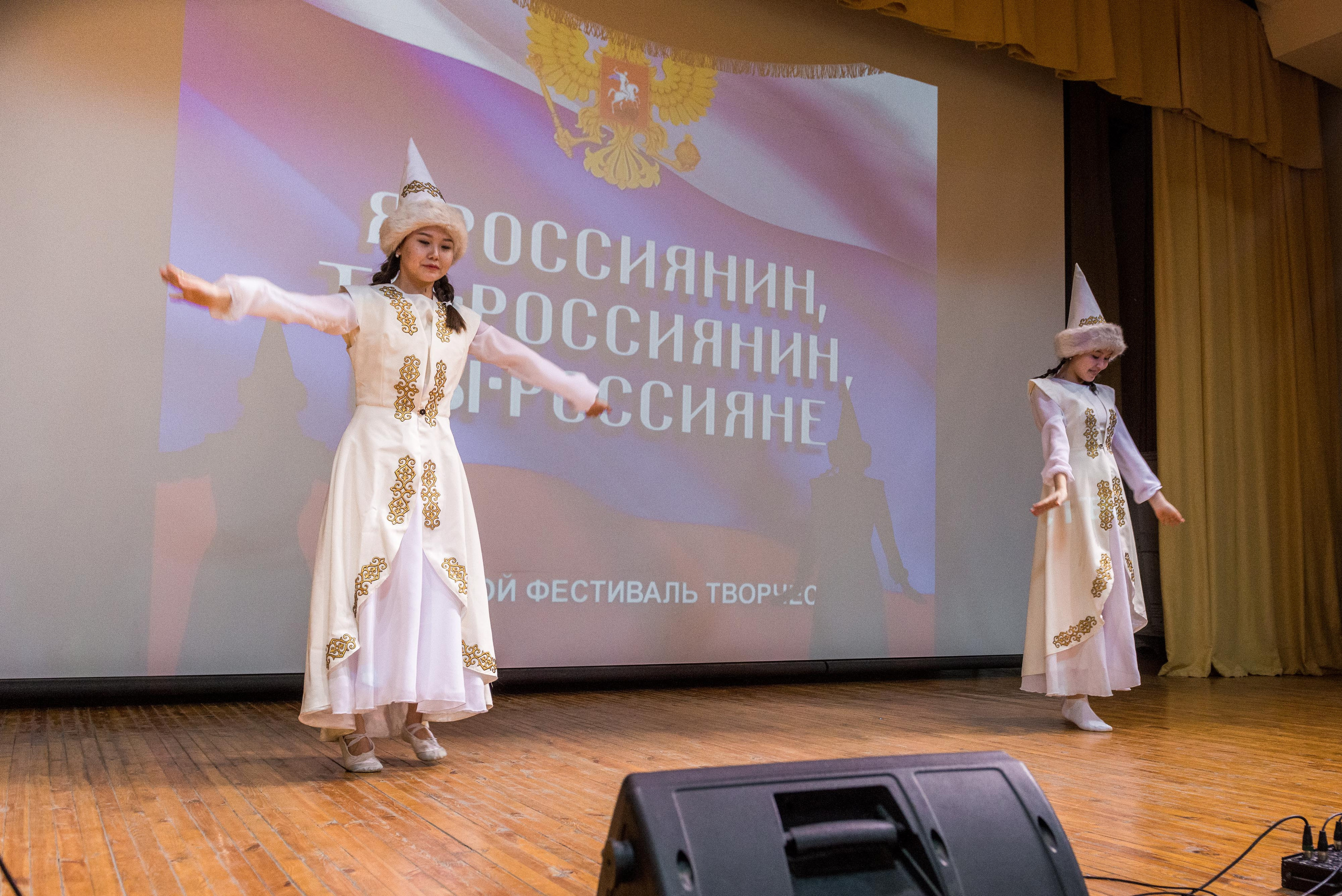 «Я-россиянин, ты — россиянин, мы — россияне!». Свадебный фотограф на Урале Виктор Соколов