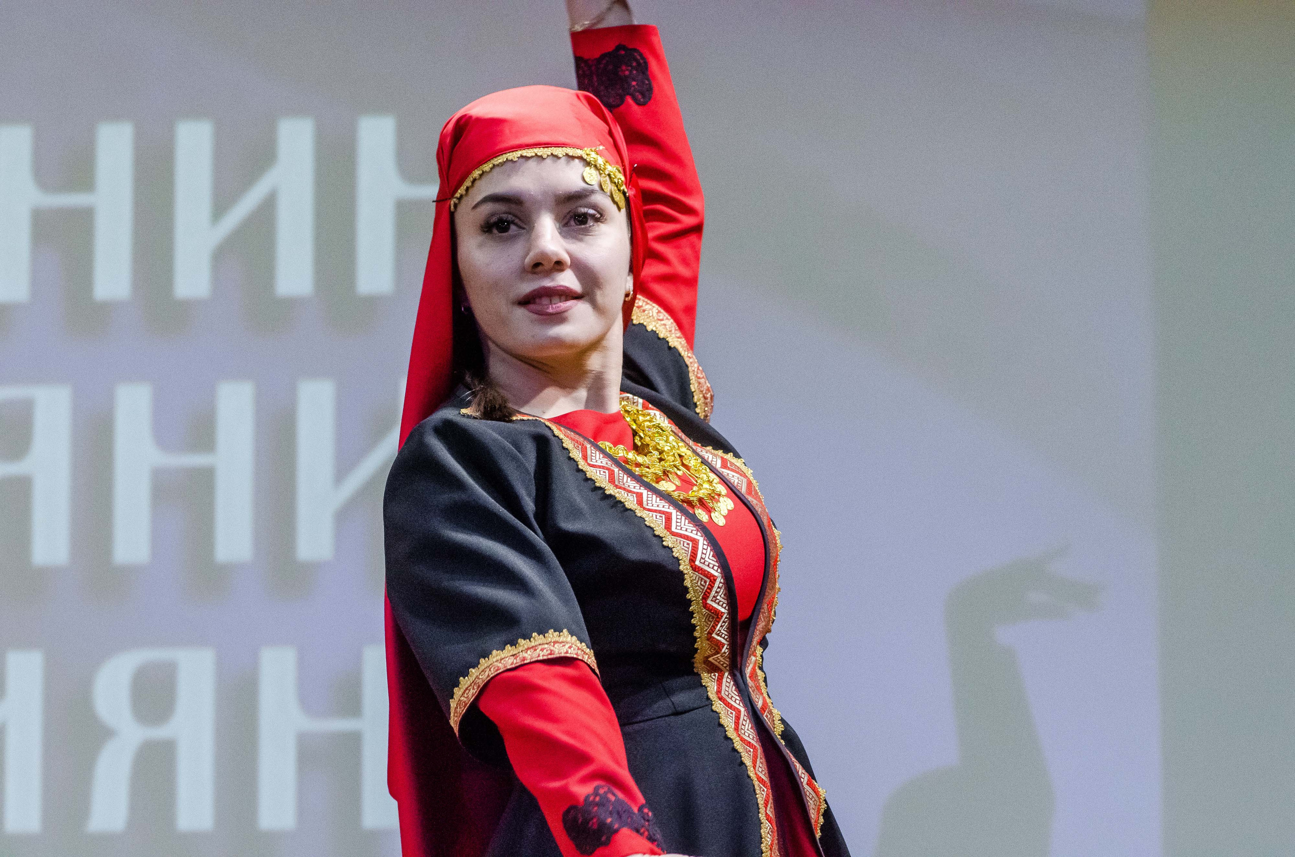 «Я-россиянин, ты — россиянин, мы — россияне!». Свадебный фотограф на Урале Виктор Соколов