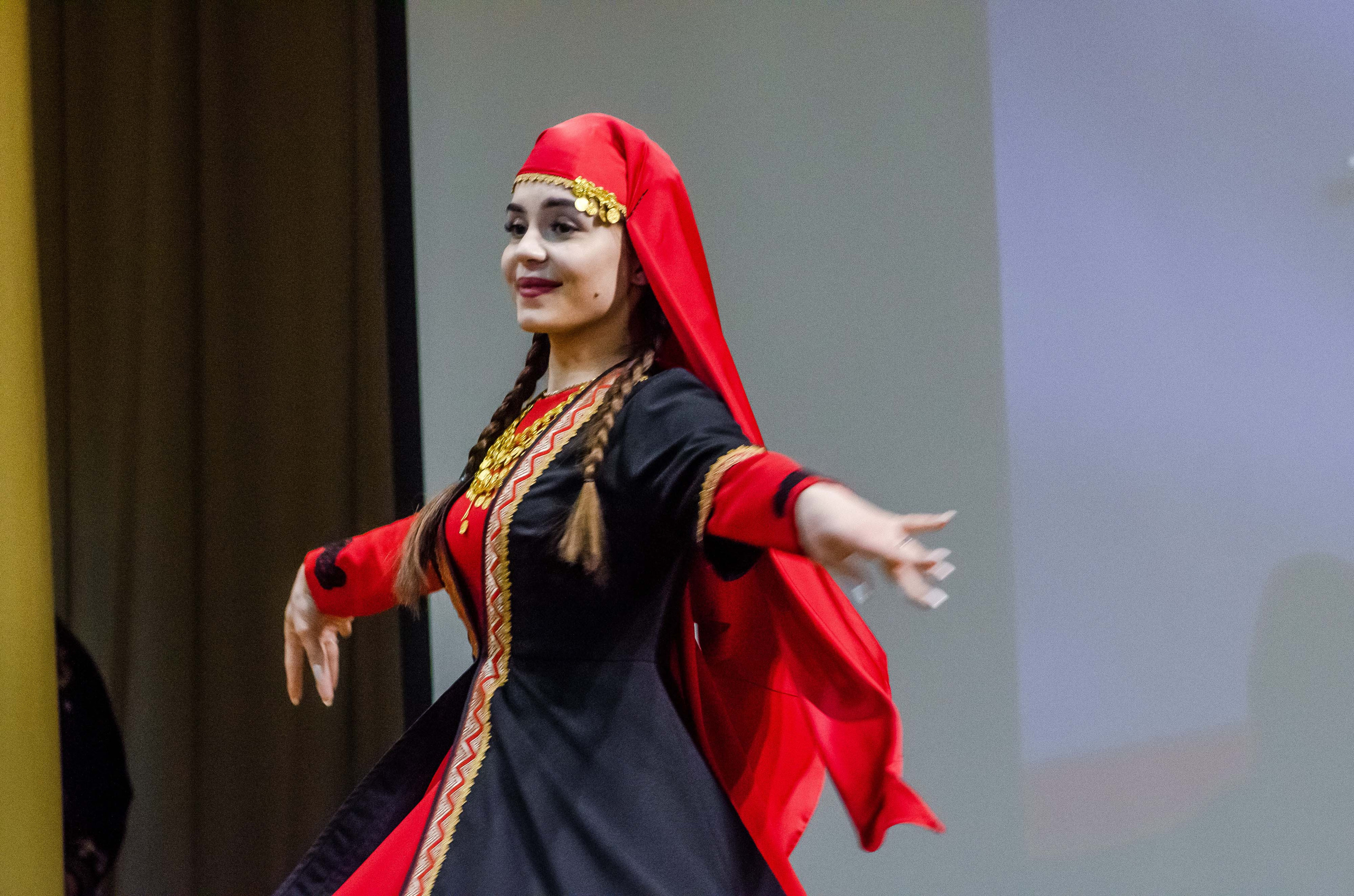 «Я-россиянин, ты — россиянин, мы — россияне!». Свадебный фотограф на Урале Виктор Соколов