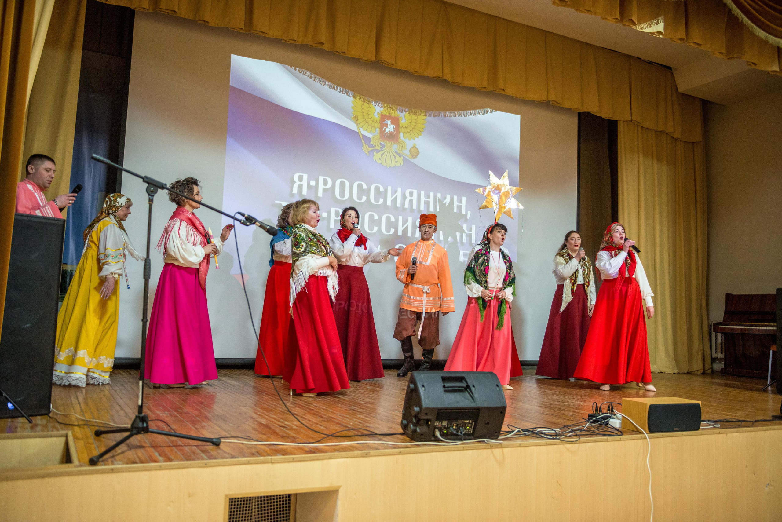 «Я-россиянин, ты — россиянин, мы — россияне!». Свадебный фотограф на Урале Виктор Соколов