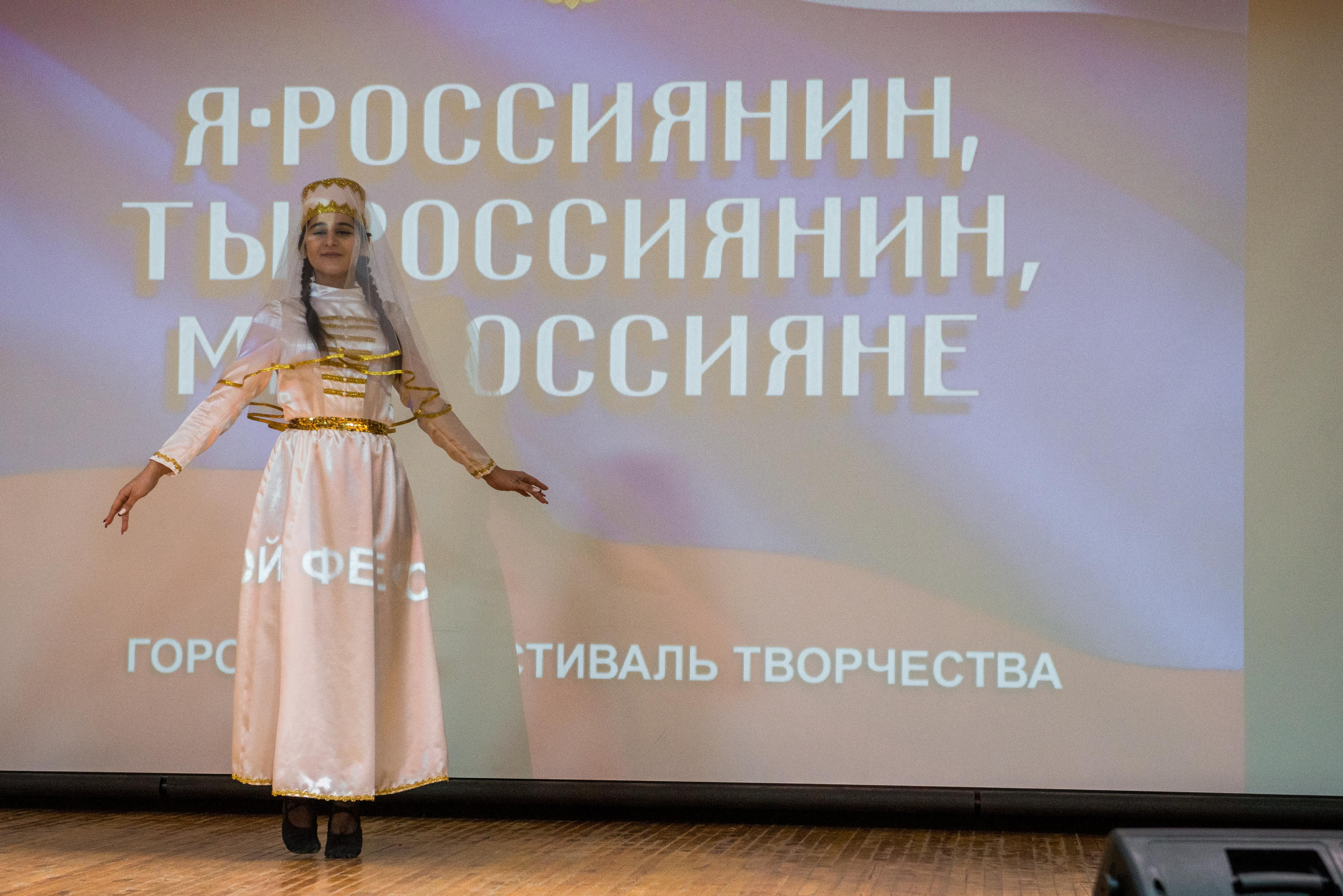 «Я-россиянин, ты — россиянин, мы — россияне!». Свадебный фотограф на Урале Виктор Соколов
