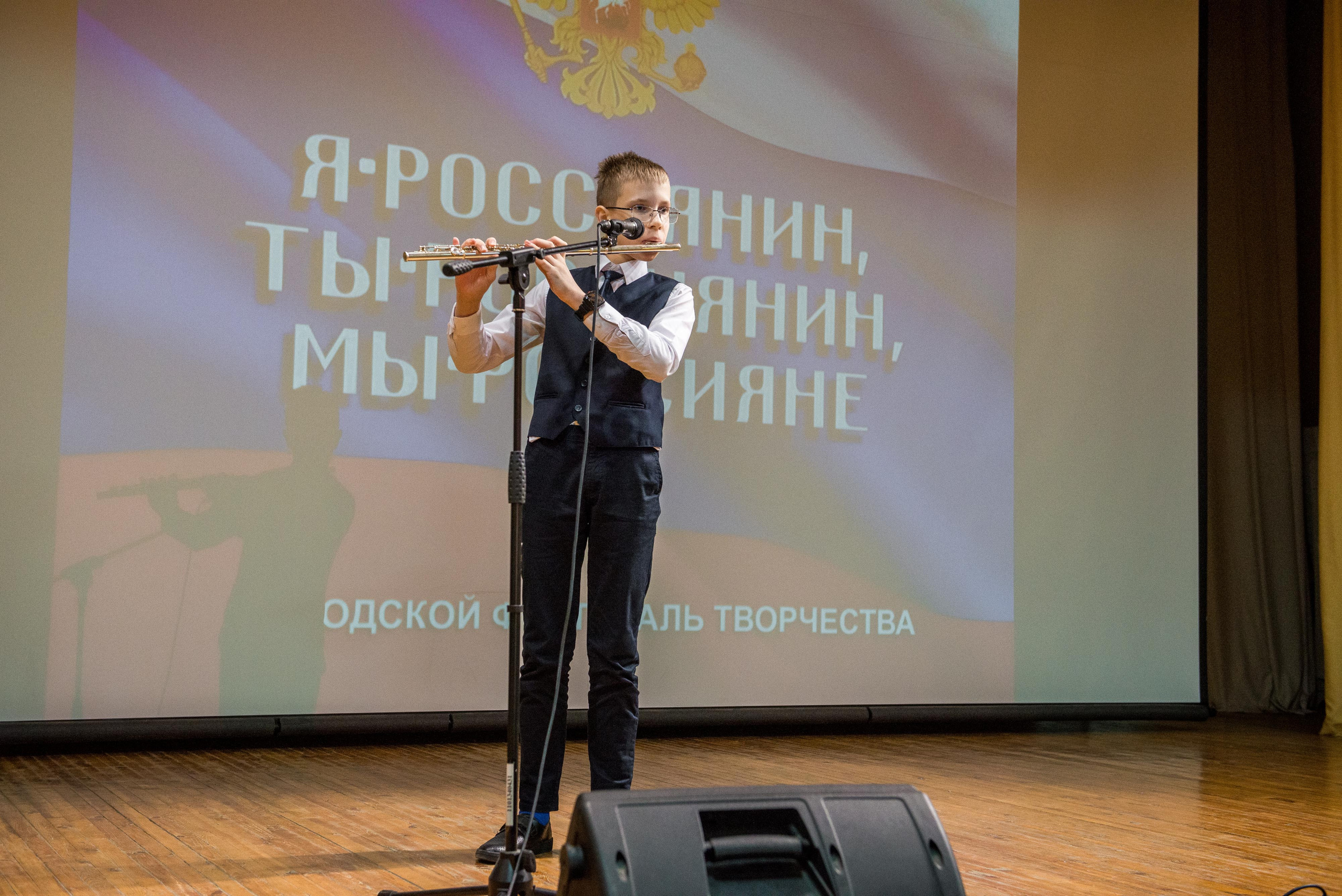 «Я-россиянин, ты — россиянин, мы — россияне!». Свадебный фотограф на Урале Виктор Соколов