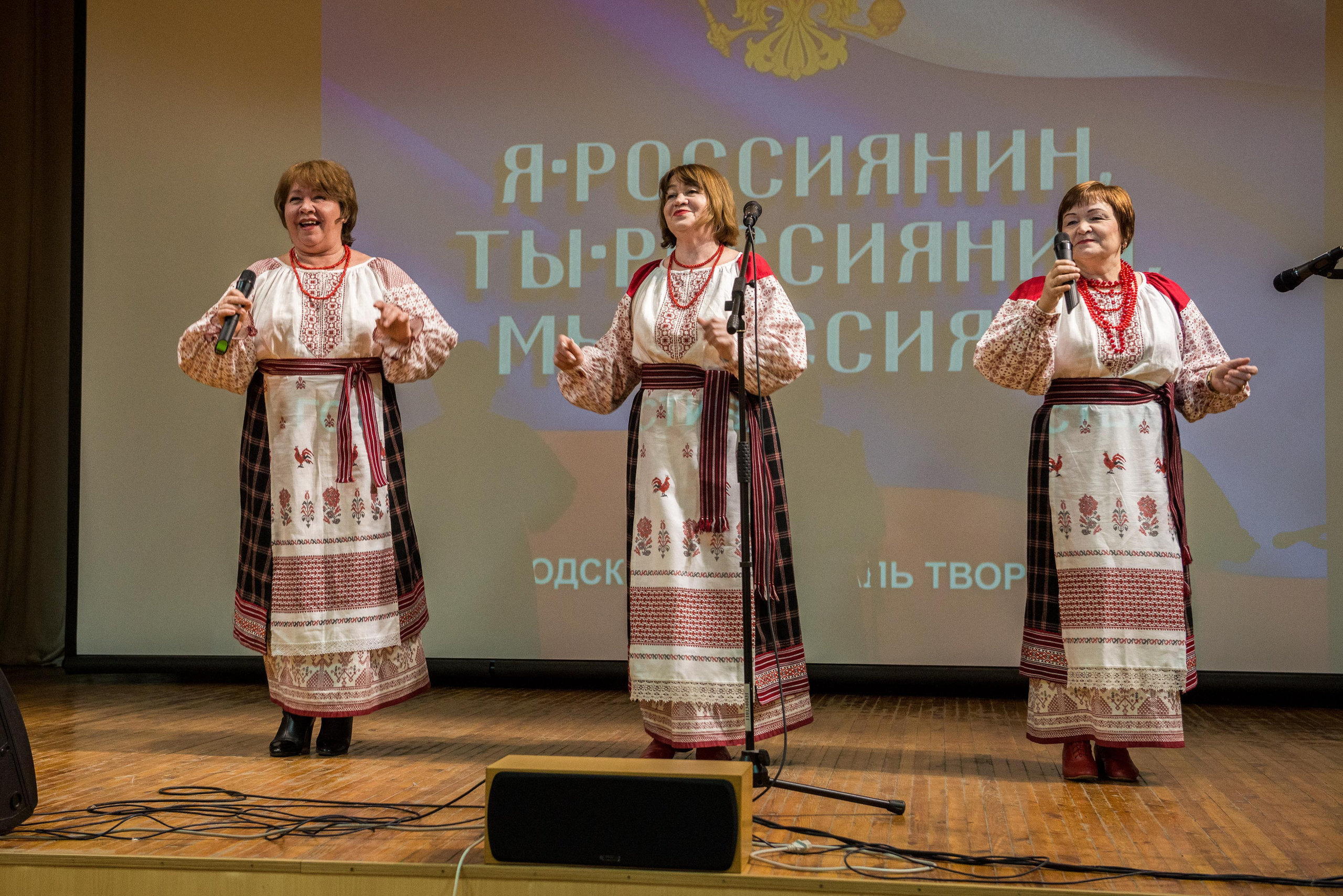 «Я-россиянин, ты — россиянин, мы — россияне!». Свадебный фотограф на Урале Виктор Соколов