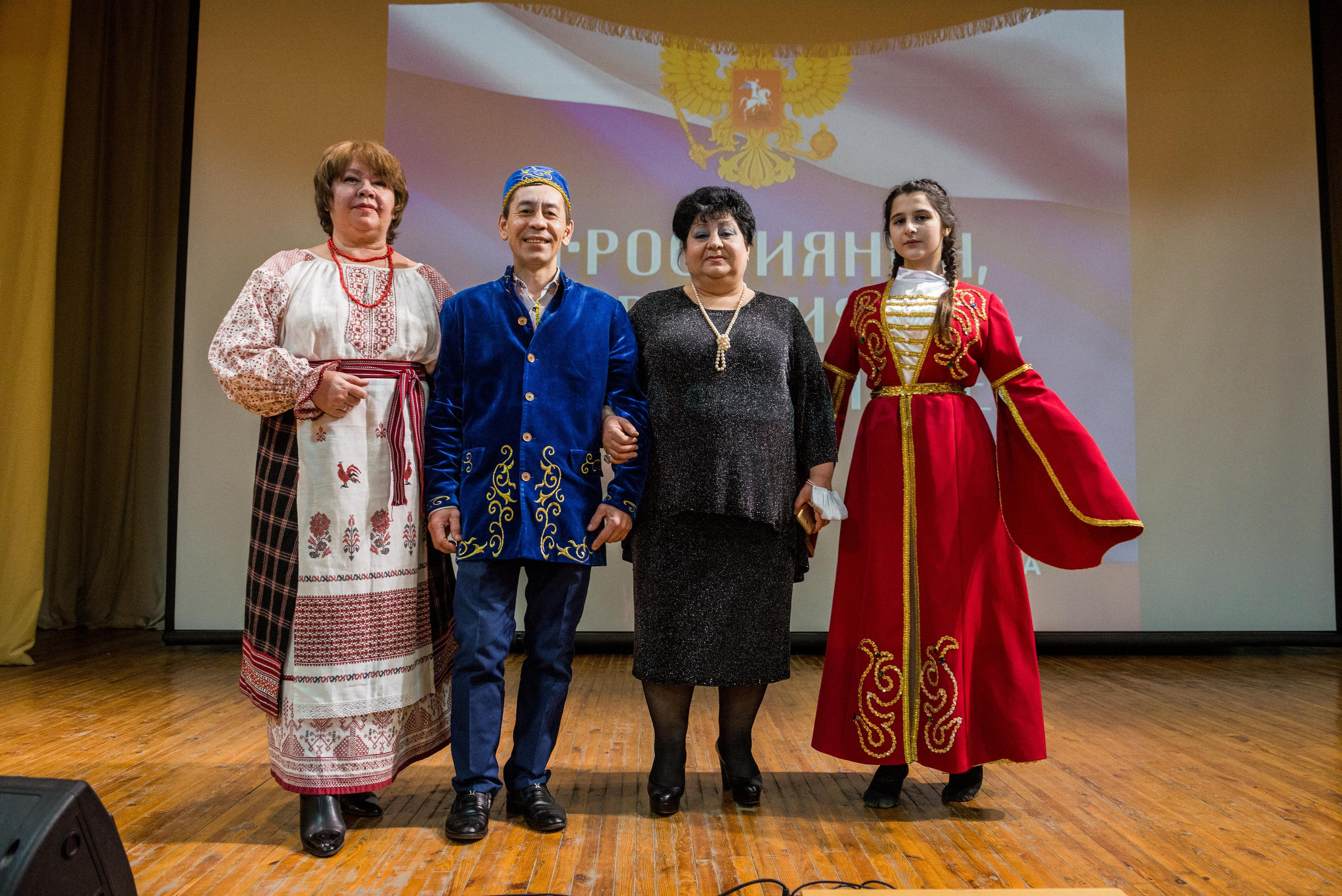 «Я-россиянин, ты — россиянин, мы — россияне!». Свадебный фотограф на Урале Виктор Соколов