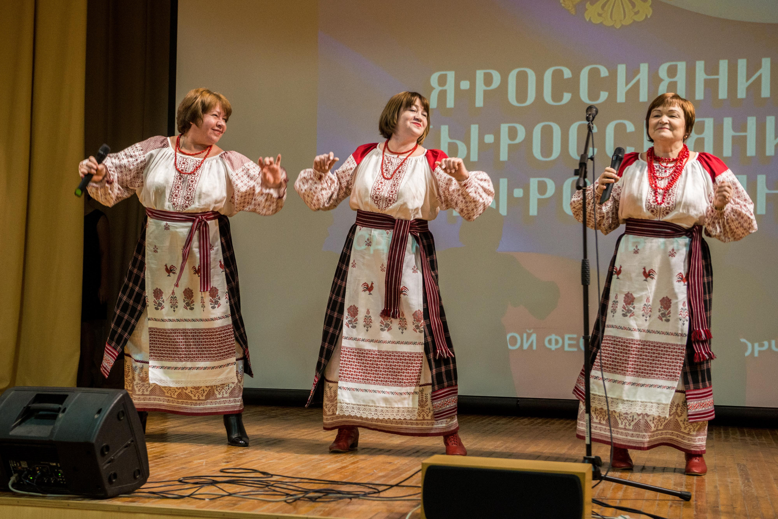 «Я-россиянин, ты — россиянин, мы — россияне!». Свадебный фотограф на Урале Виктор Соколов