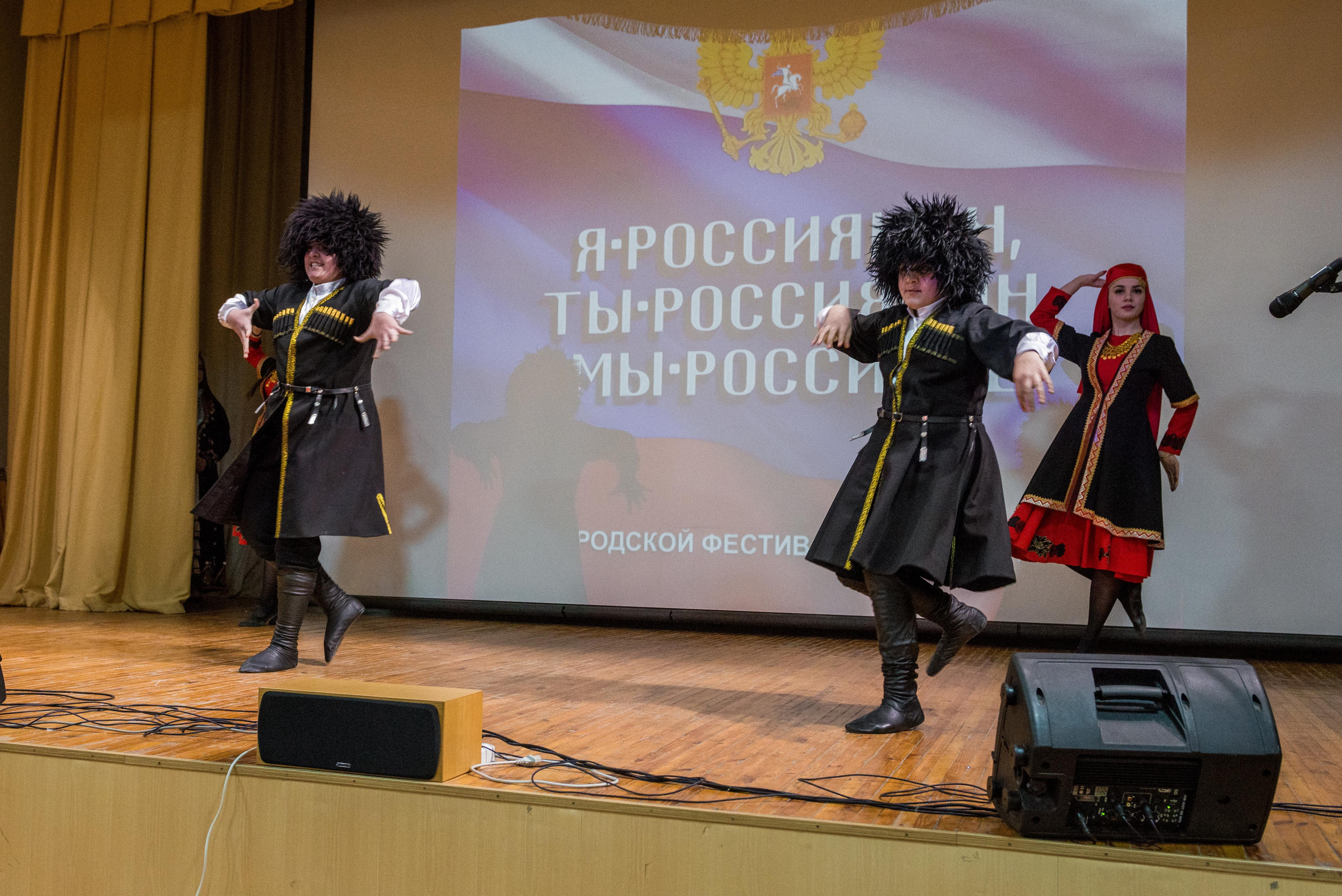 «Я-россиянин, ты — россиянин, мы — россияне!». Свадебный фотограф на Урале Виктор Соколов