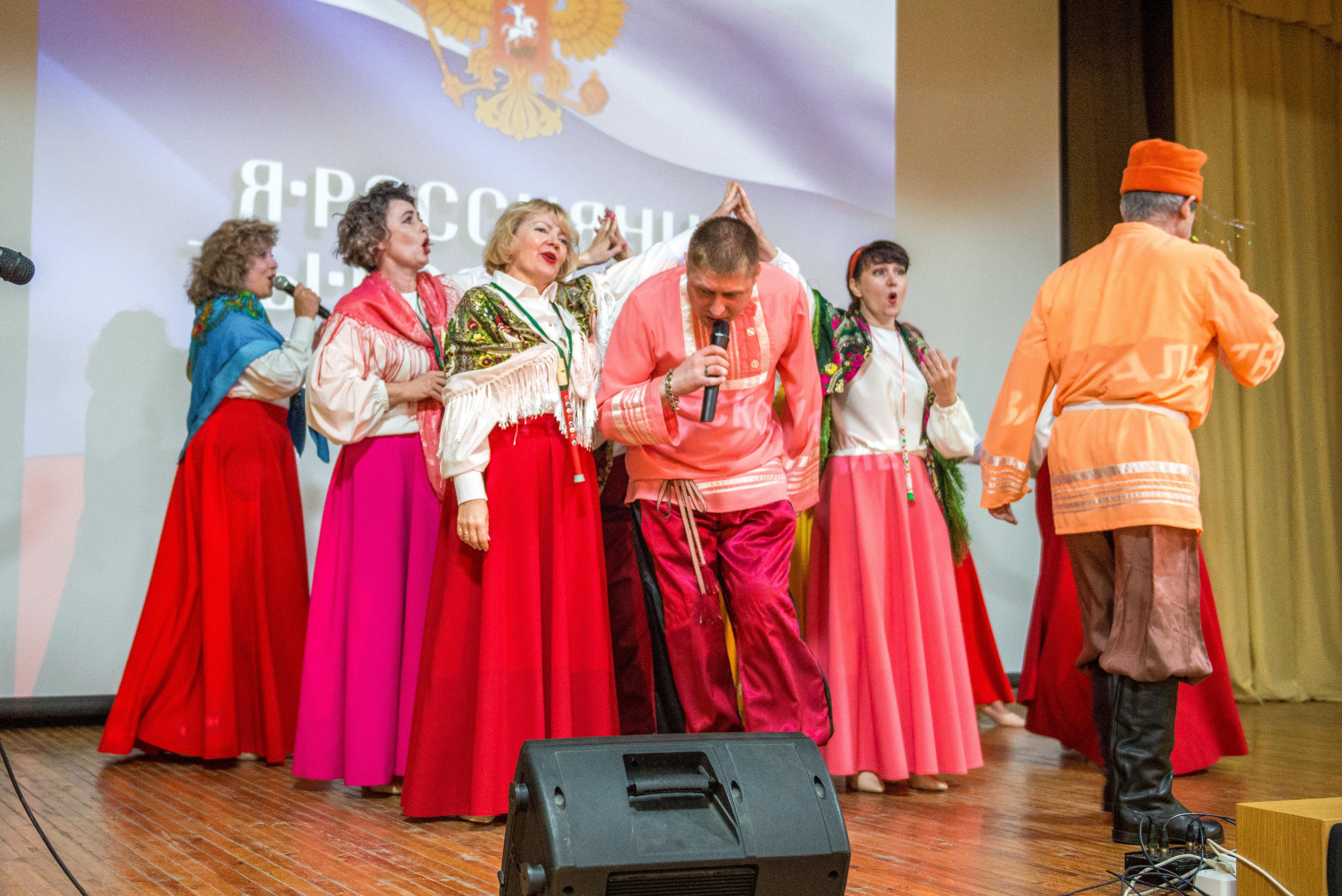 «Я-россиянин, ты — россиянин, мы — россияне!». Свадебный фотограф на Урале Виктор Соколов