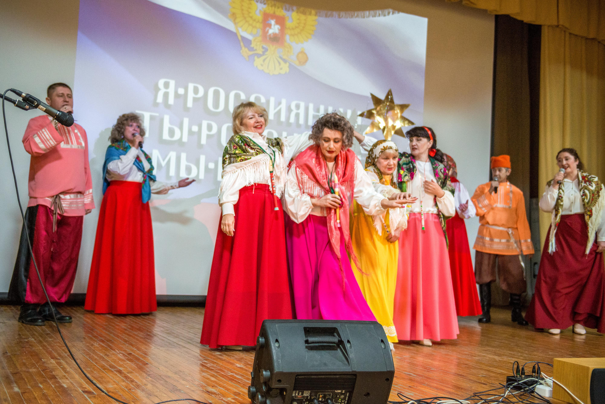 «Я-россиянин, ты — россиянин, мы — россияне!». Свадебный фотограф на Урале Виктор Соколов