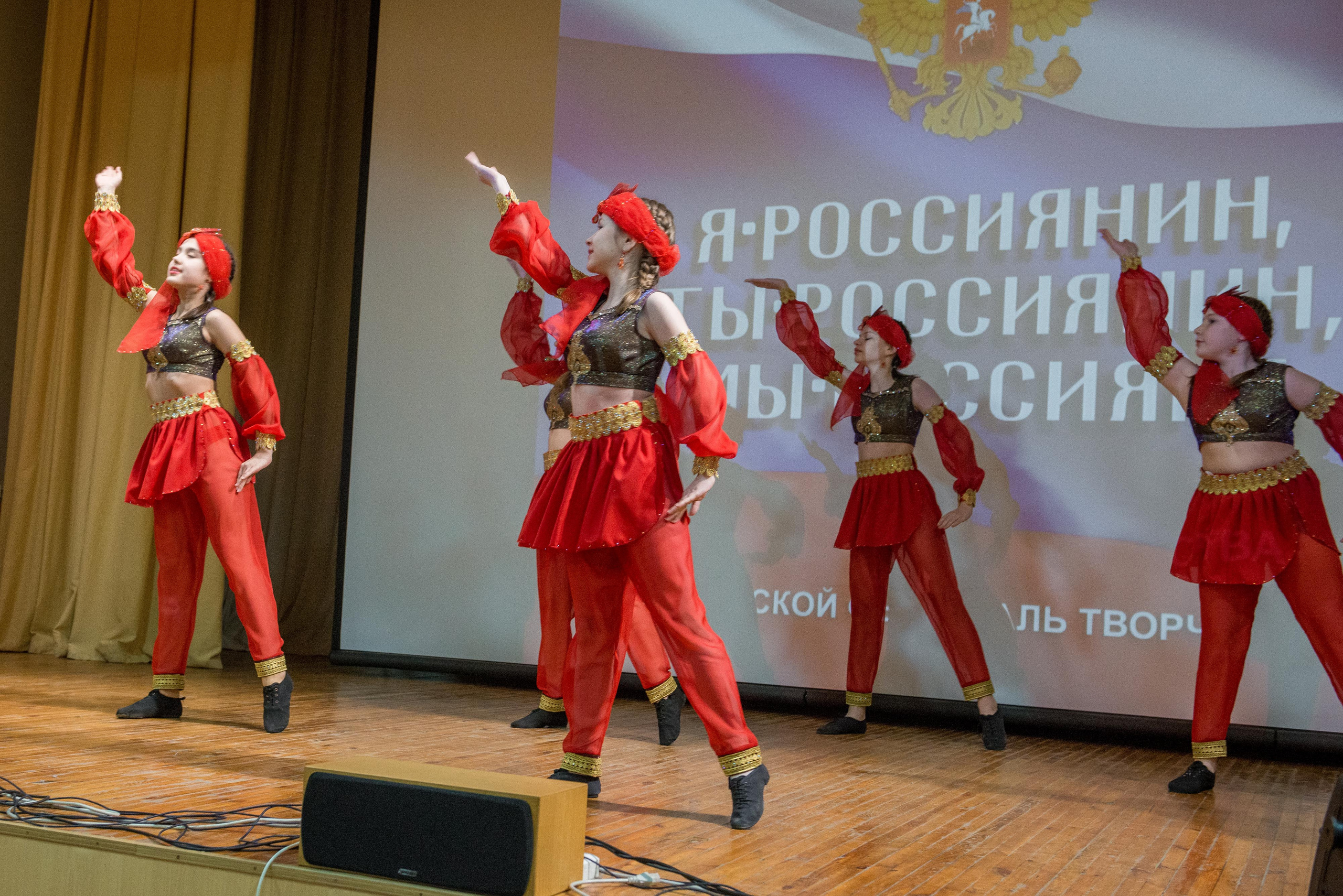 «Я-россиянин, ты — россиянин, мы — россияне!». Свадебный фотограф на Урале Виктор Соколов