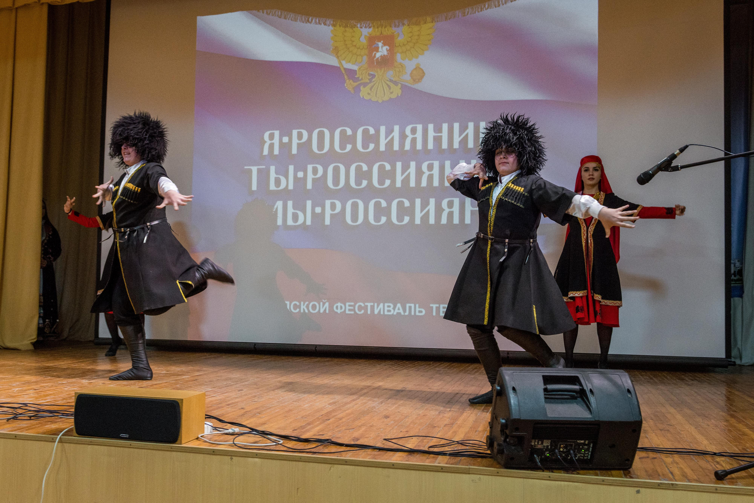 «Я-россиянин, ты — россиянин, мы — россияне!». Свадебный фотограф на Урале Виктор Соколов