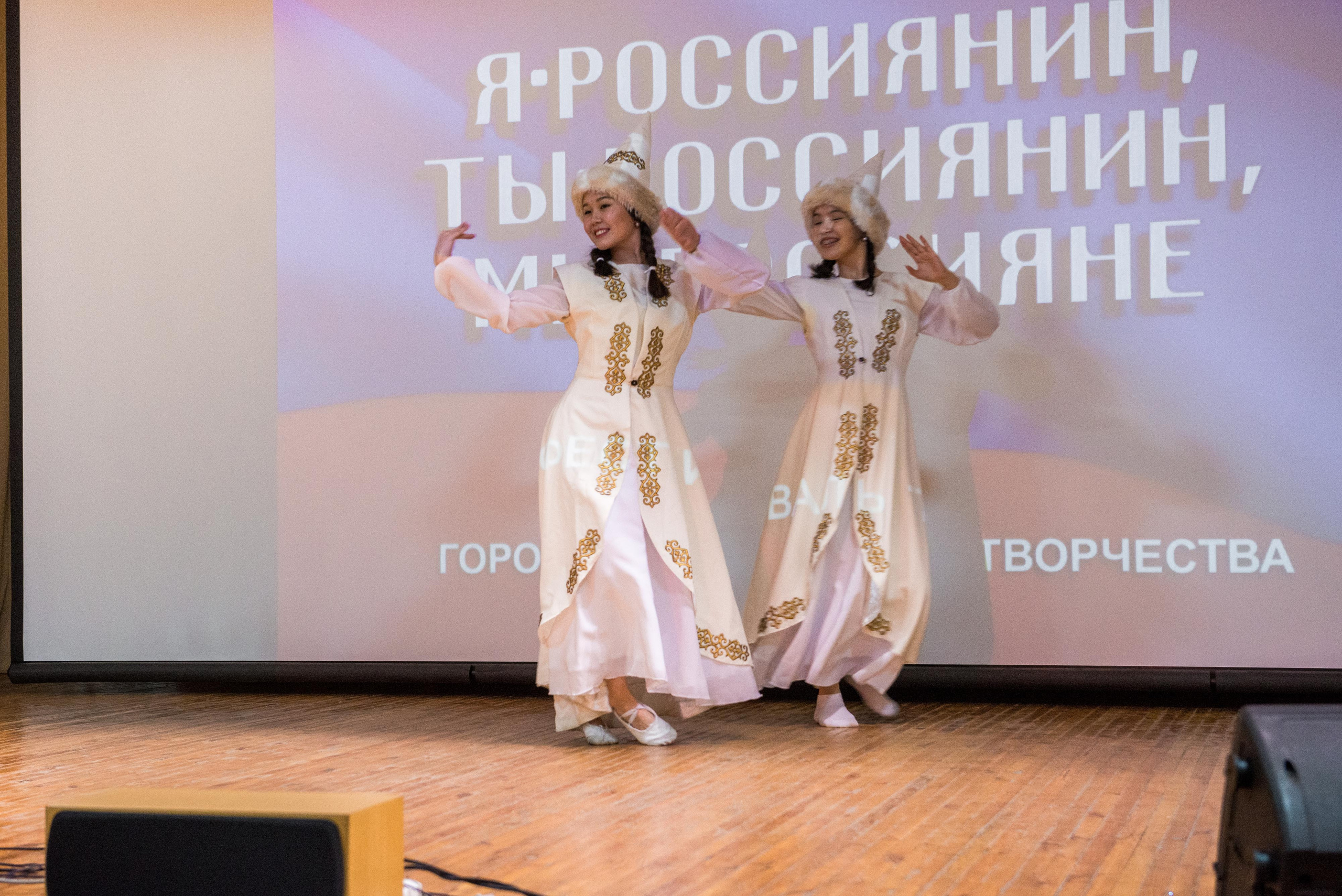 «Я-россиянин, ты — россиянин, мы — россияне!». Свадебный фотограф на Урале Виктор Соколов