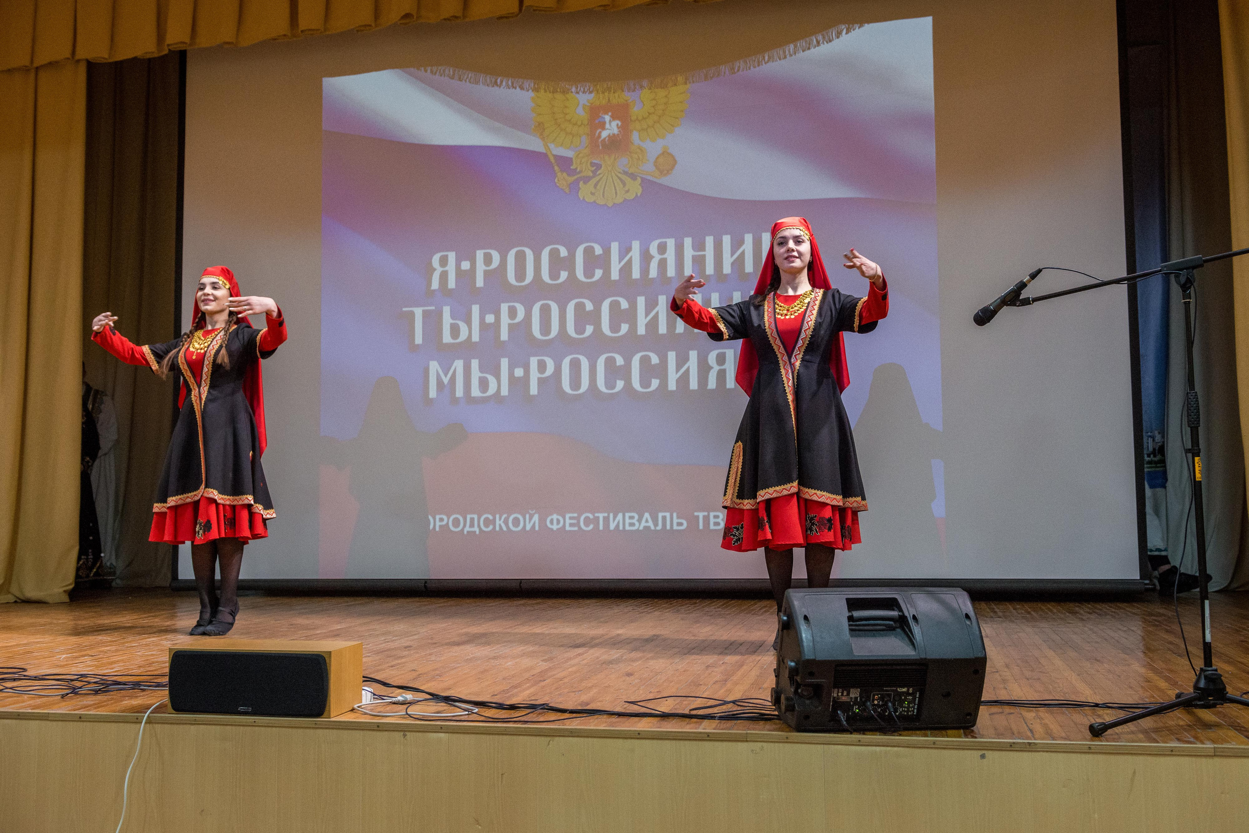 «Я-россиянин, ты — россиянин, мы — россияне!». Свадебный фотограф на Урале Виктор Соколов