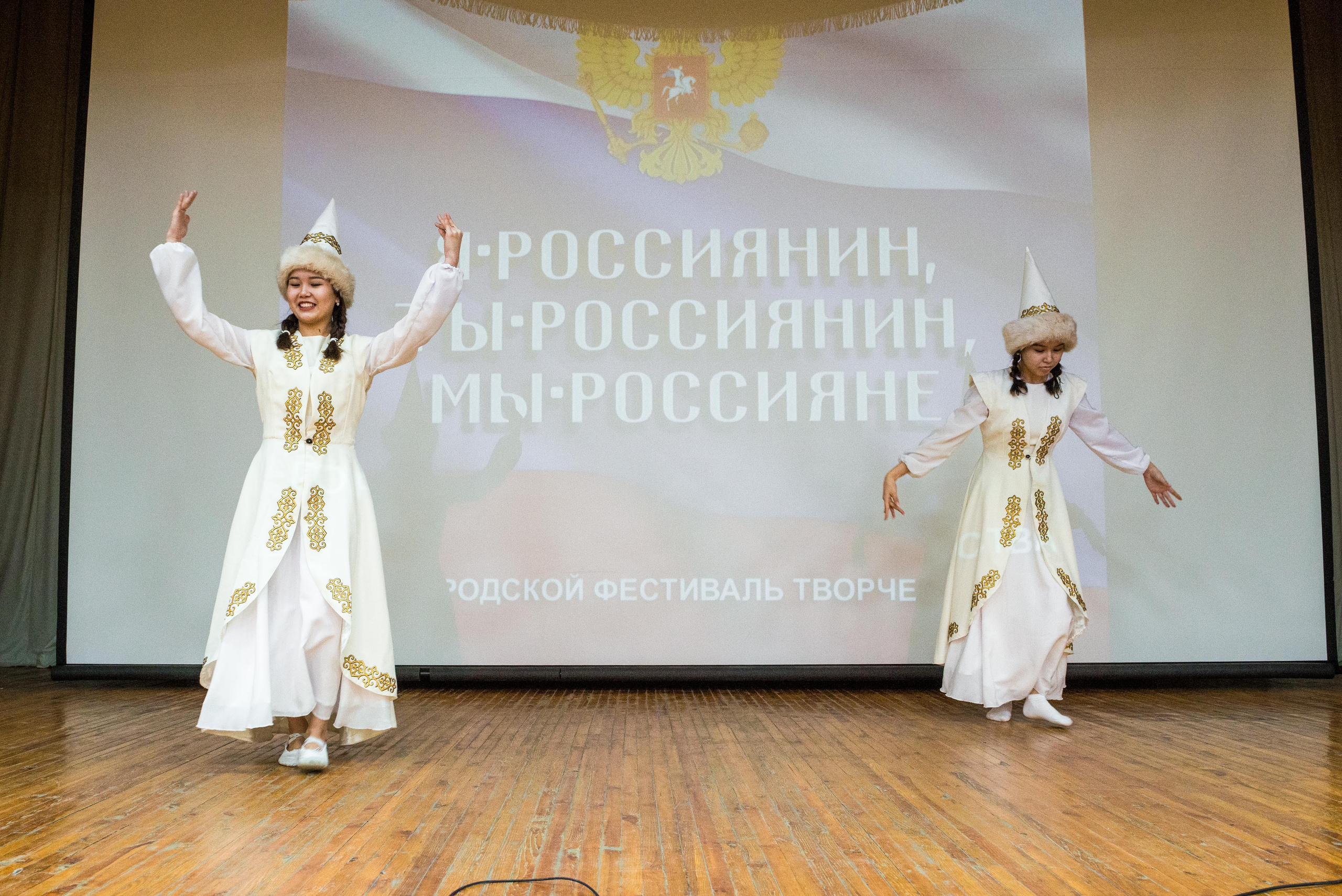 «Я-россиянин, ты — россиянин, мы — россияне!». Свадебный фотограф на Урале Виктор Соколов