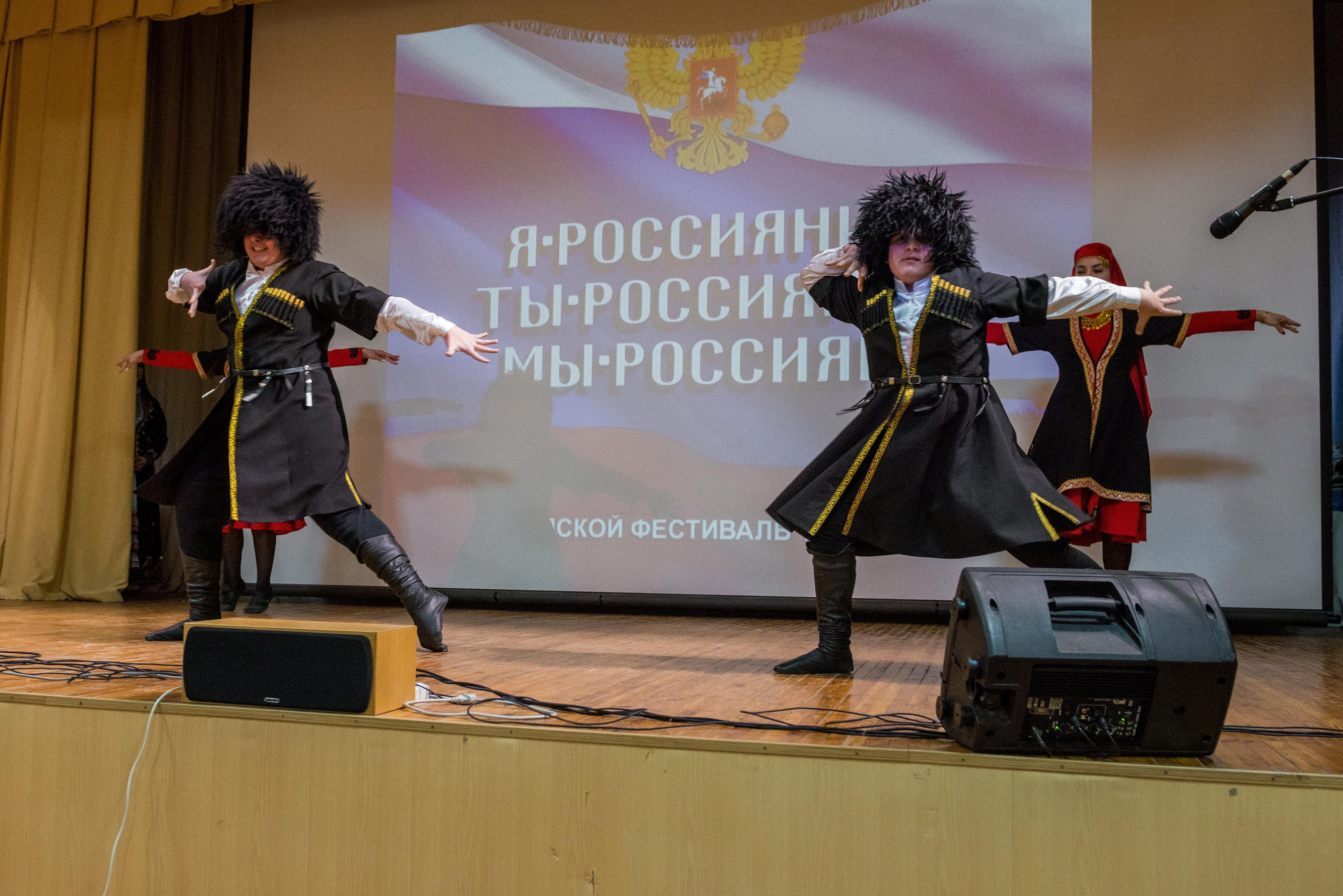 «Я-россиянин, ты — россиянин, мы — россияне!». Свадебный фотограф на Урале Виктор Соколов