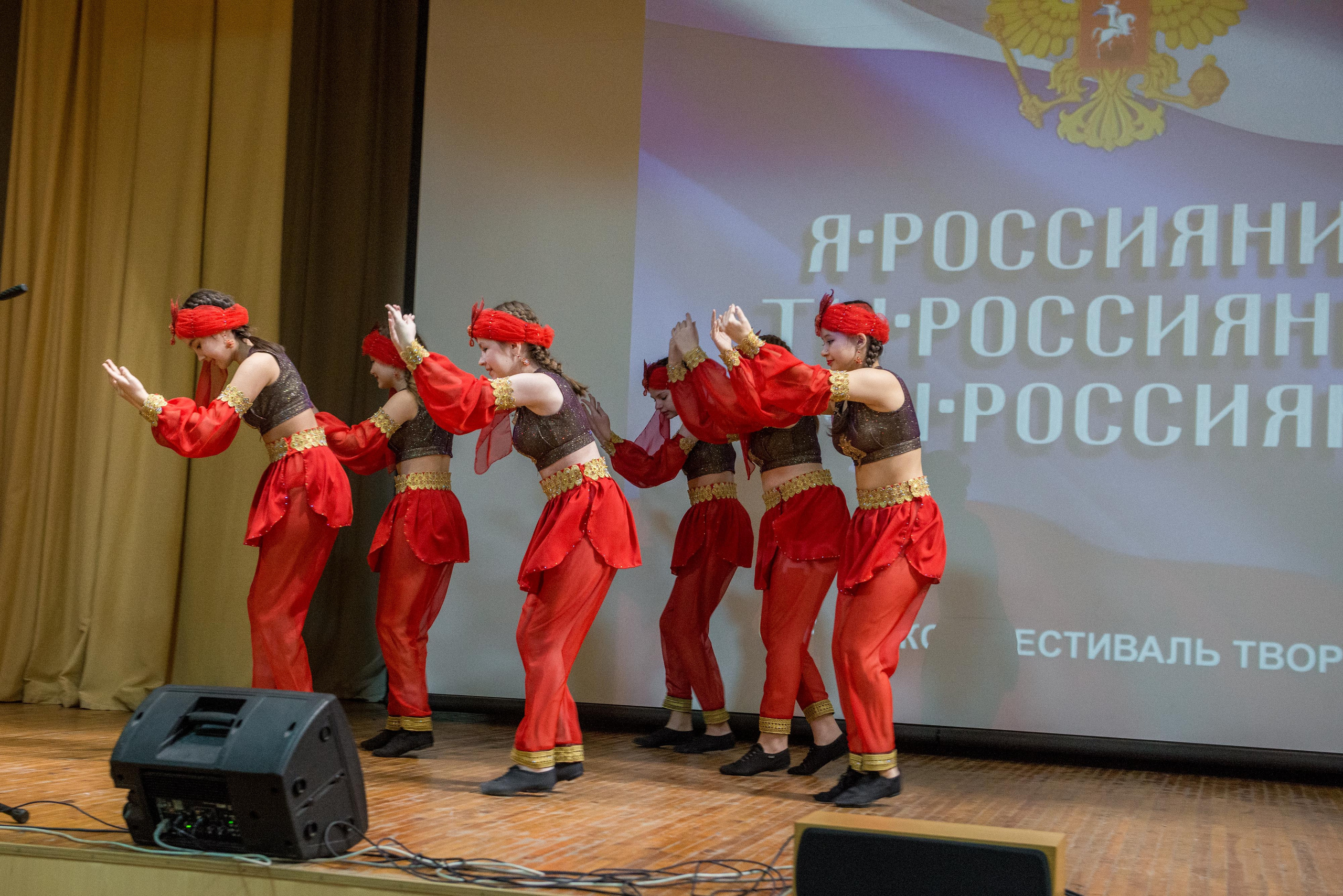 «Я-россиянин, ты — россиянин, мы — россияне!». Свадебный фотограф на Урале Виктор Соколов