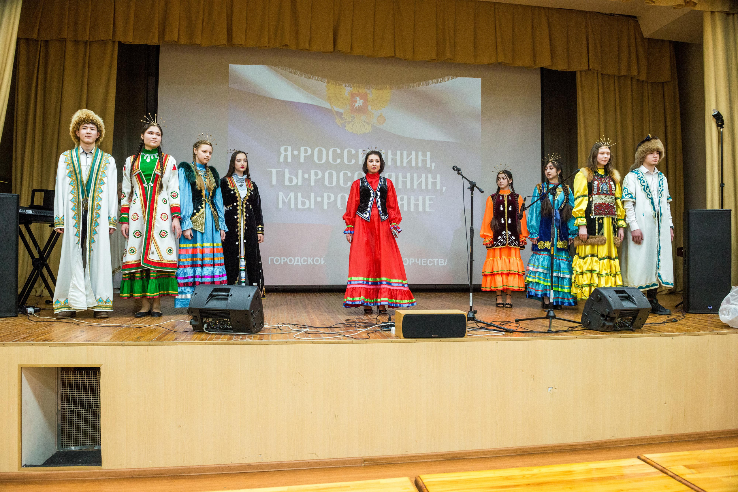 «Я-россиянин, ты — россиянин, мы — россияне!». Свадебный фотограф на Урале Виктор Соколов