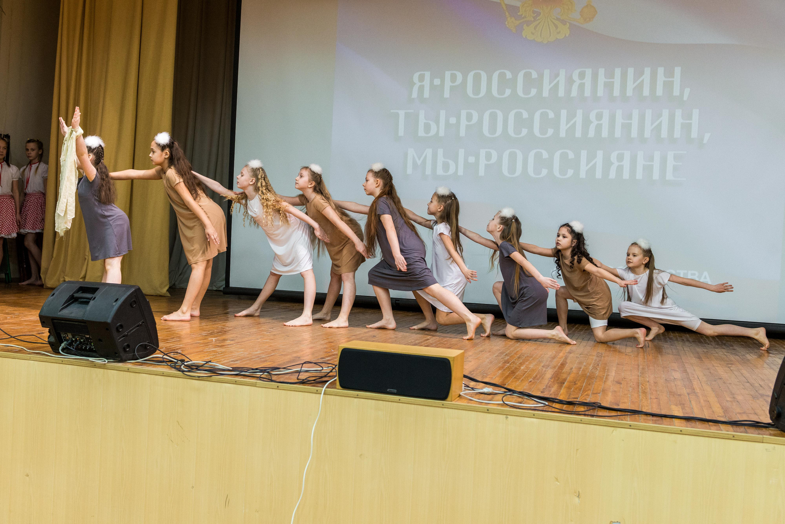 «Я-россиянин, ты — россиянин, мы — россияне!». Свадебный фотограф на Урале Виктор Соколов