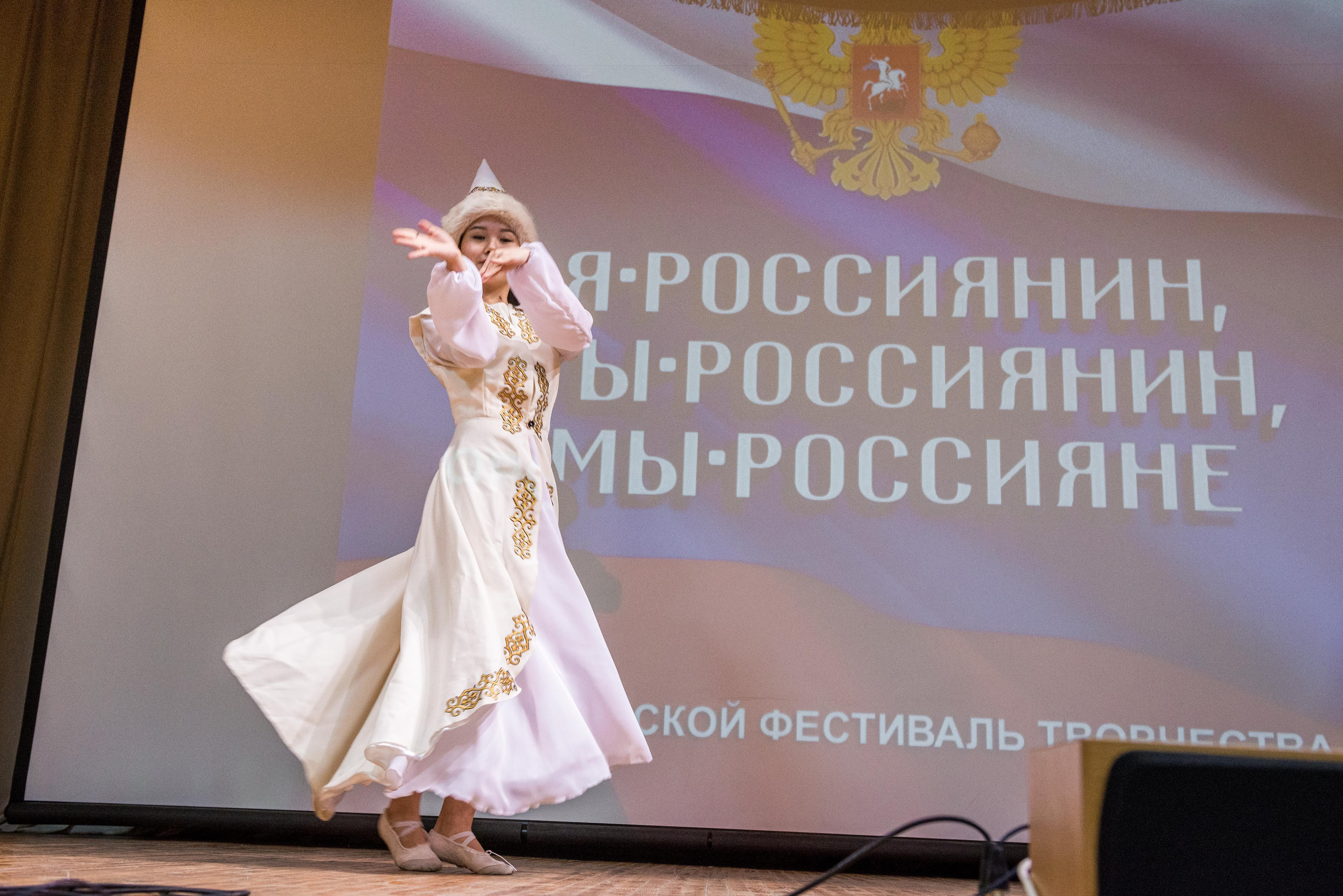 «Я-россиянин, ты — россиянин, мы — россияне!». Свадебный фотограф на Урале Виктор Соколов