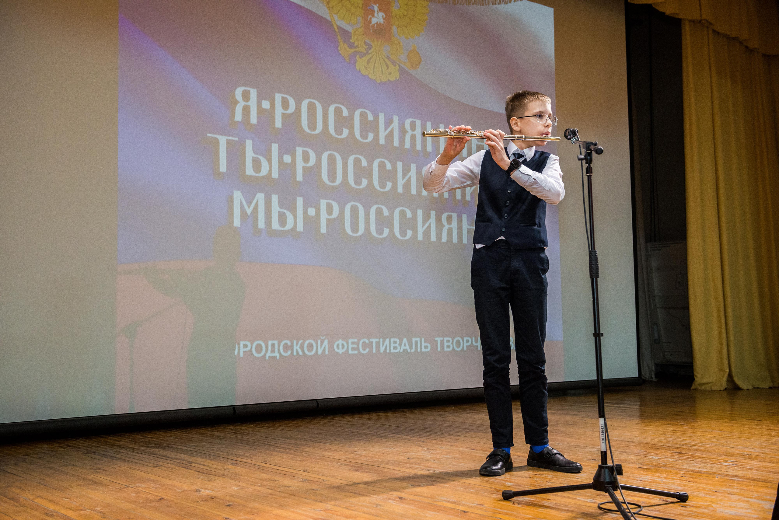 «Я-россиянин, ты — россиянин, мы — россияне!». Свадебный фотограф на Урале Виктор Соколов