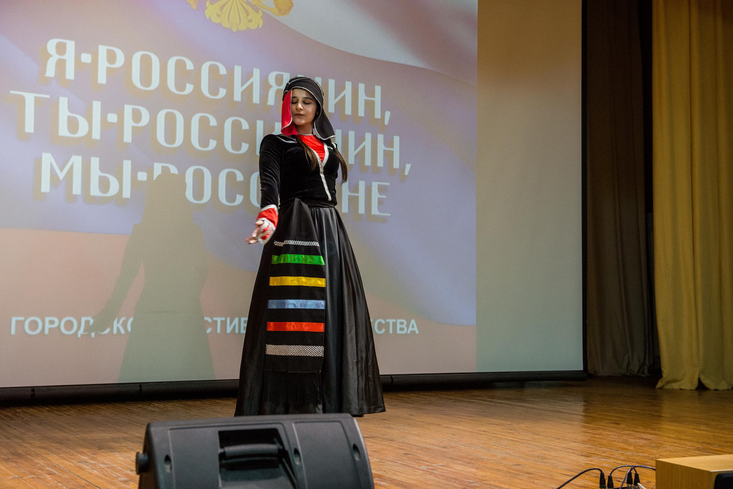 «Я-россиянин, ты — россиянин, мы — россияне!». Свадебный фотограф на Урале Виктор Соколов