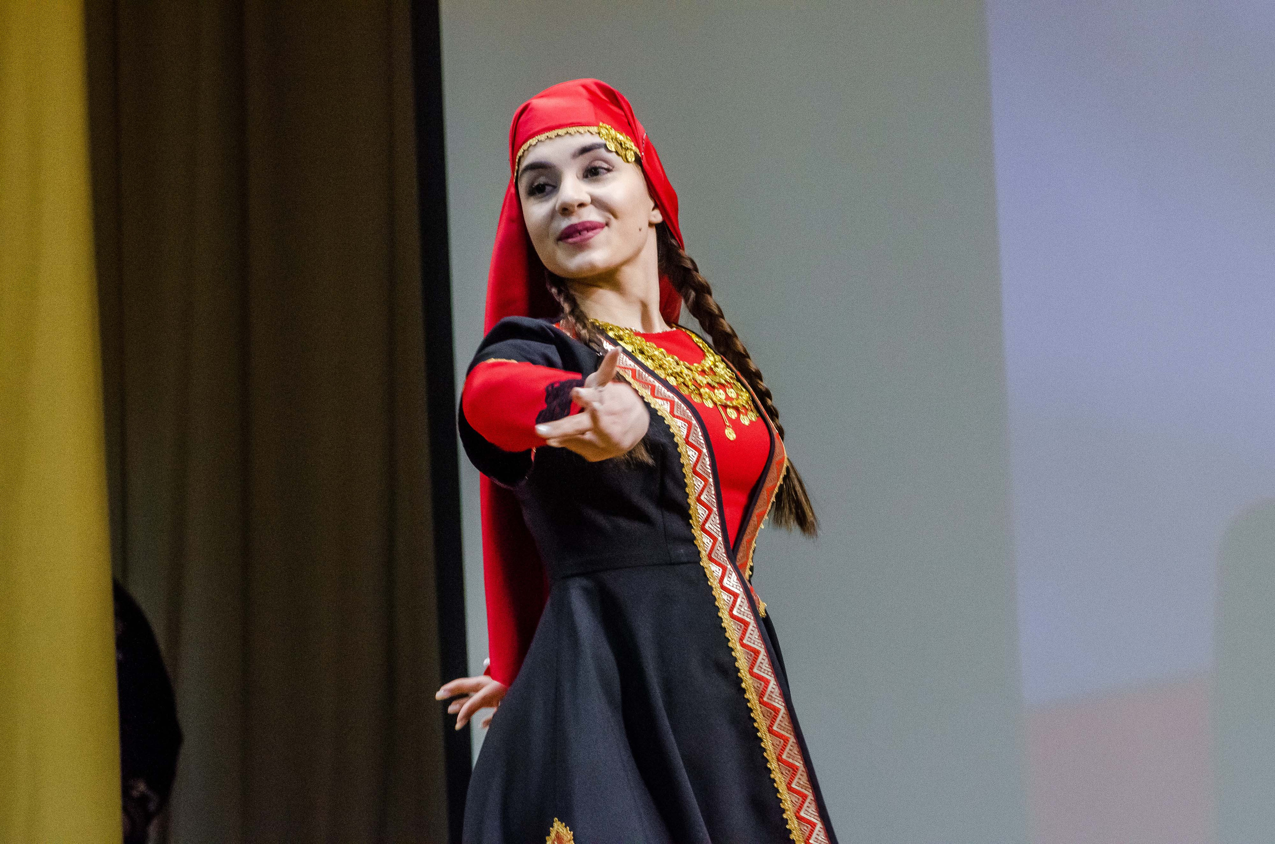 «Я-россиянин, ты — россиянин, мы — россияне!». Свадебный фотограф на Урале Виктор Соколов