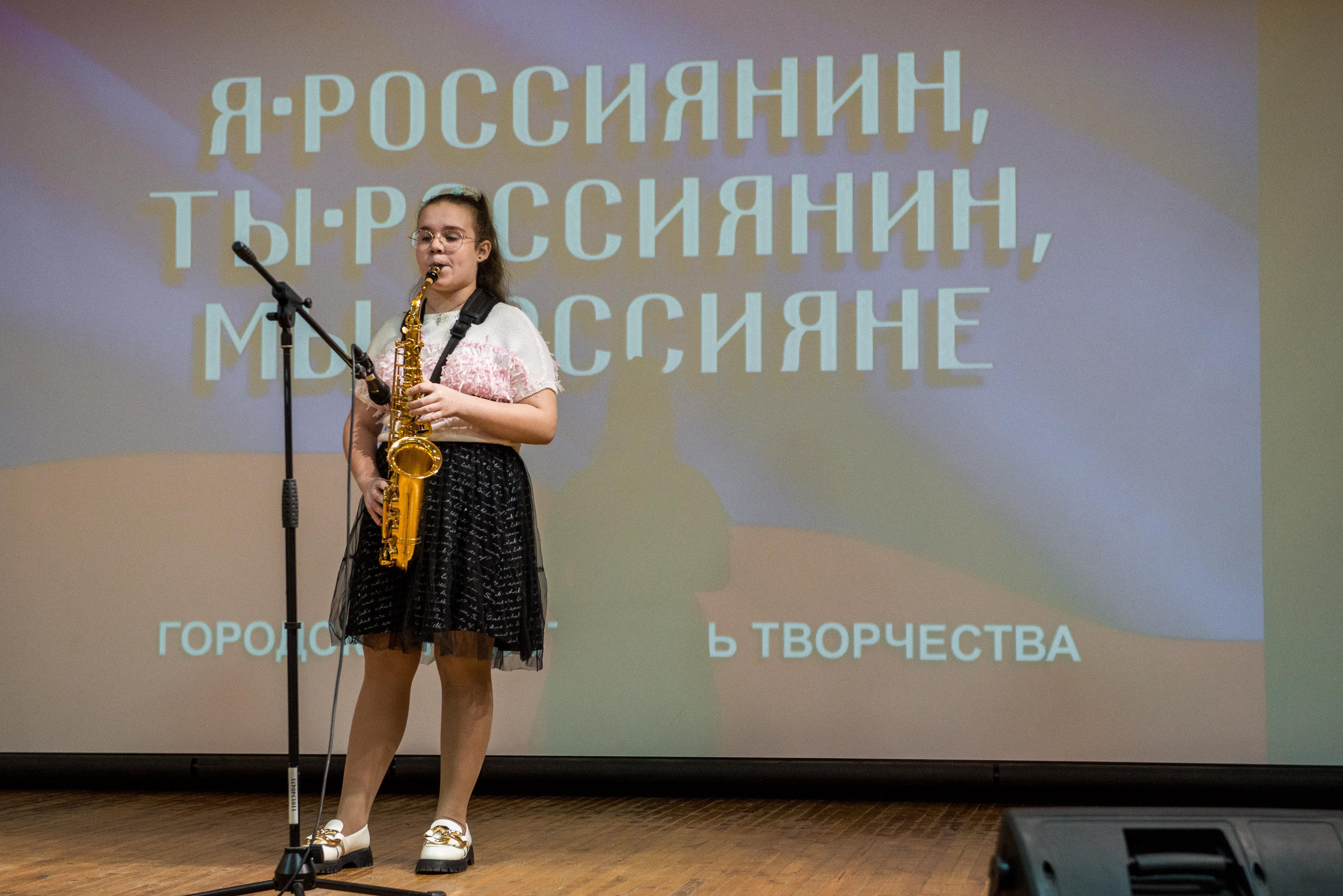 «Я-россиянин, ты — россиянин, мы — россияне!». Свадебный фотограф на Урале Виктор Соколов