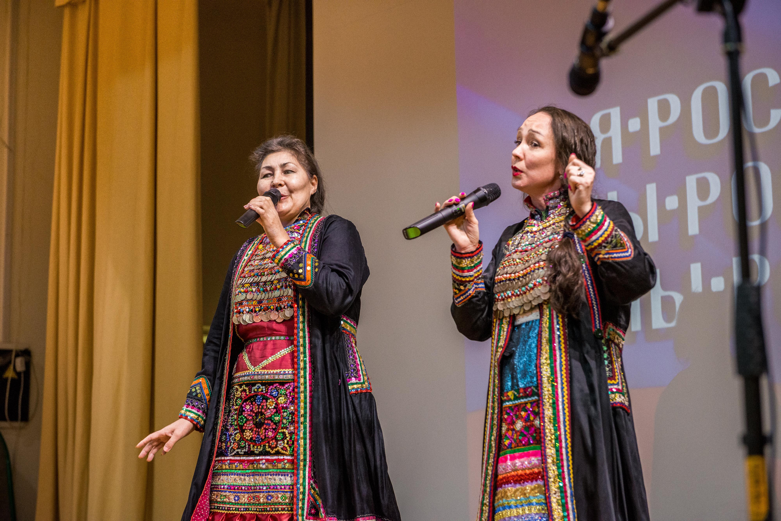 «Я-россиянин, ты — россиянин, мы — россияне!». Свадебный фотограф на Урале Виктор Соколов