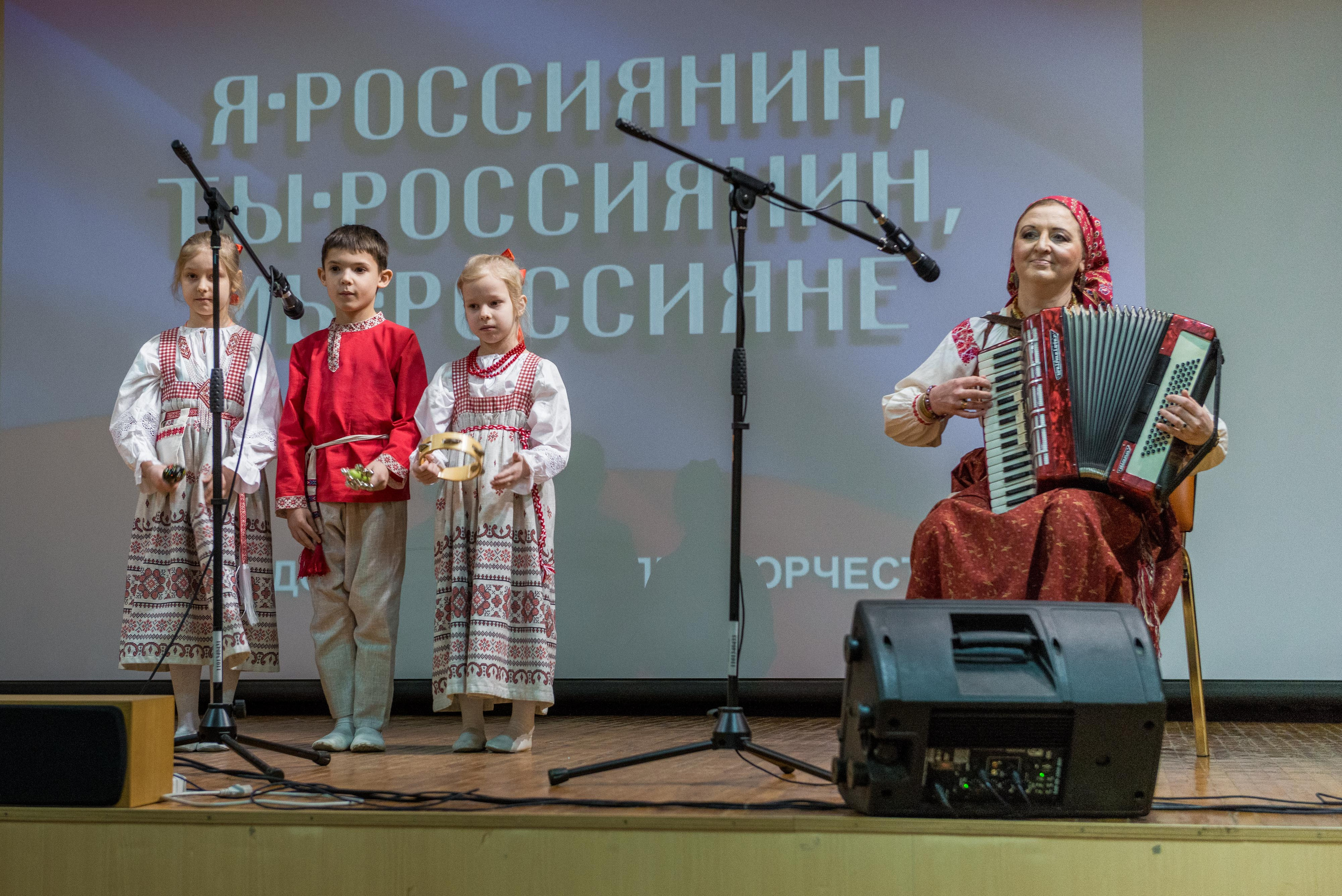 «Я-россиянин, ты — россиянин, мы — россияне!». Свадебный фотограф на Урале Виктор Соколов