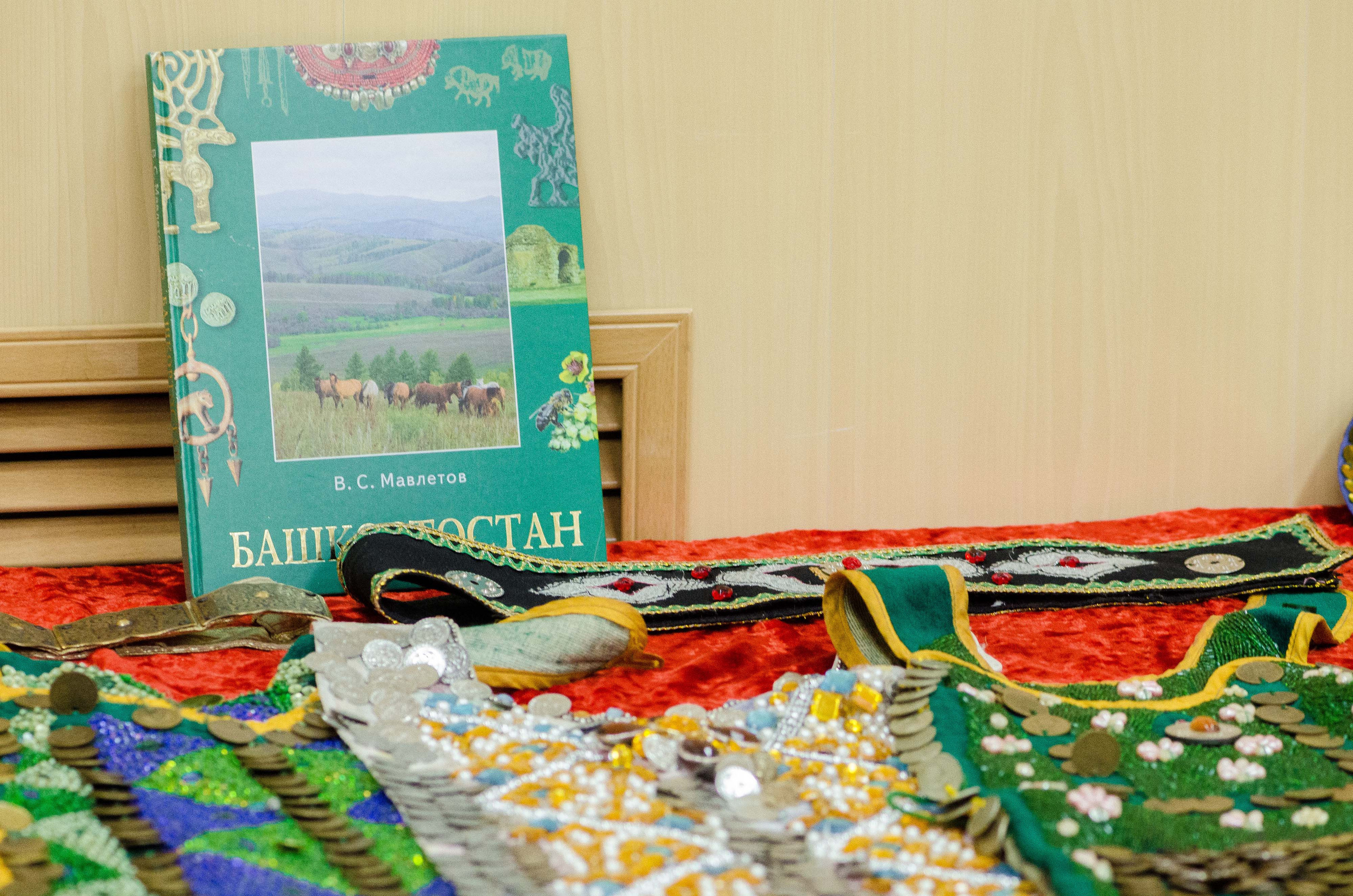 «Я-россиянин, ты — россиянин, мы — россияне!». Свадебный фотограф на Урале Виктор Соколов